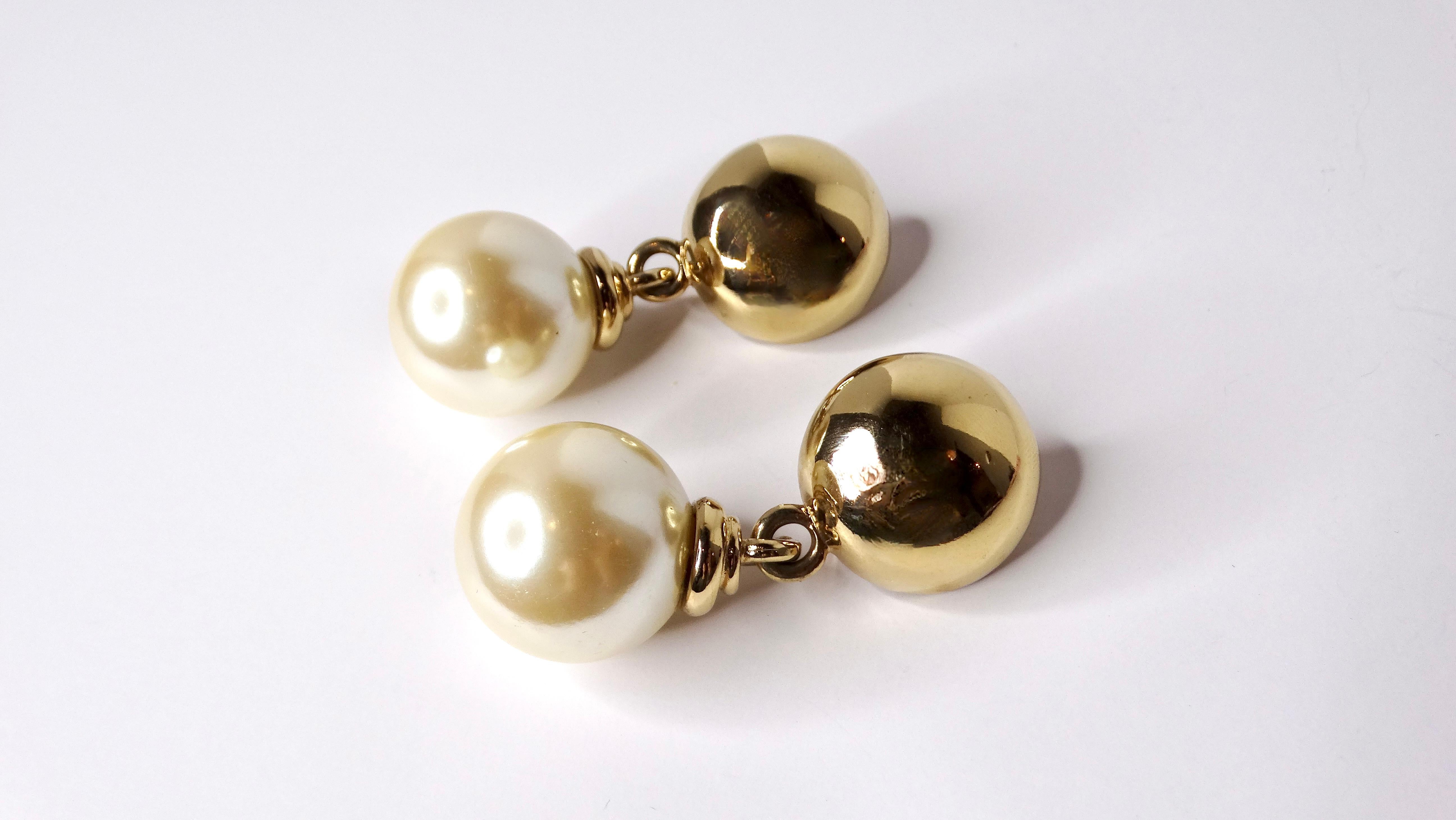 Orecchini a clip in costume anni '80 con perle grandi e placcati in oro 14k In condizioni buone in vendita a Scottsdale, AZ