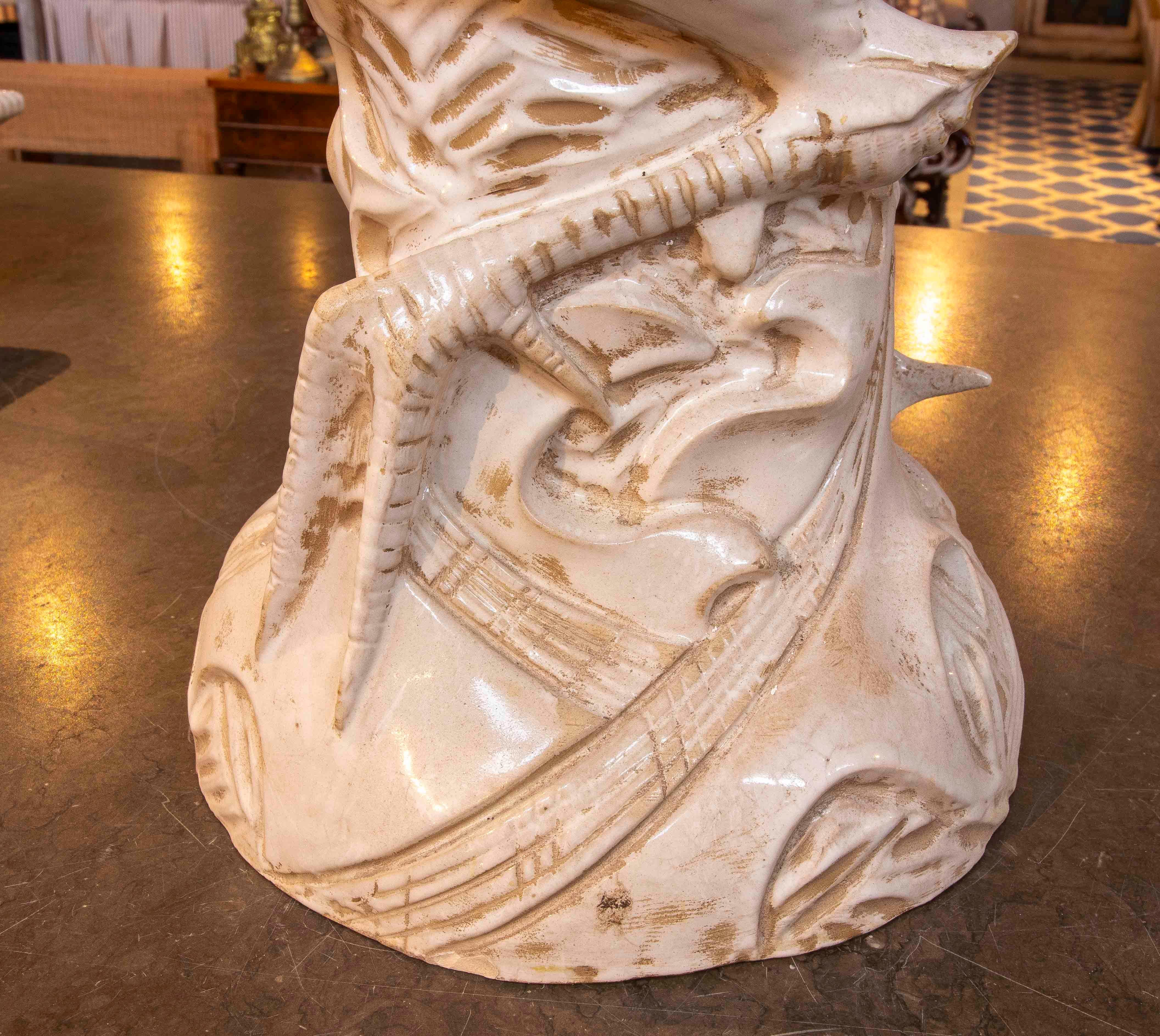 Sculpture de coq en céramique émaillée blanche de grand format des années 1980 en vente 4