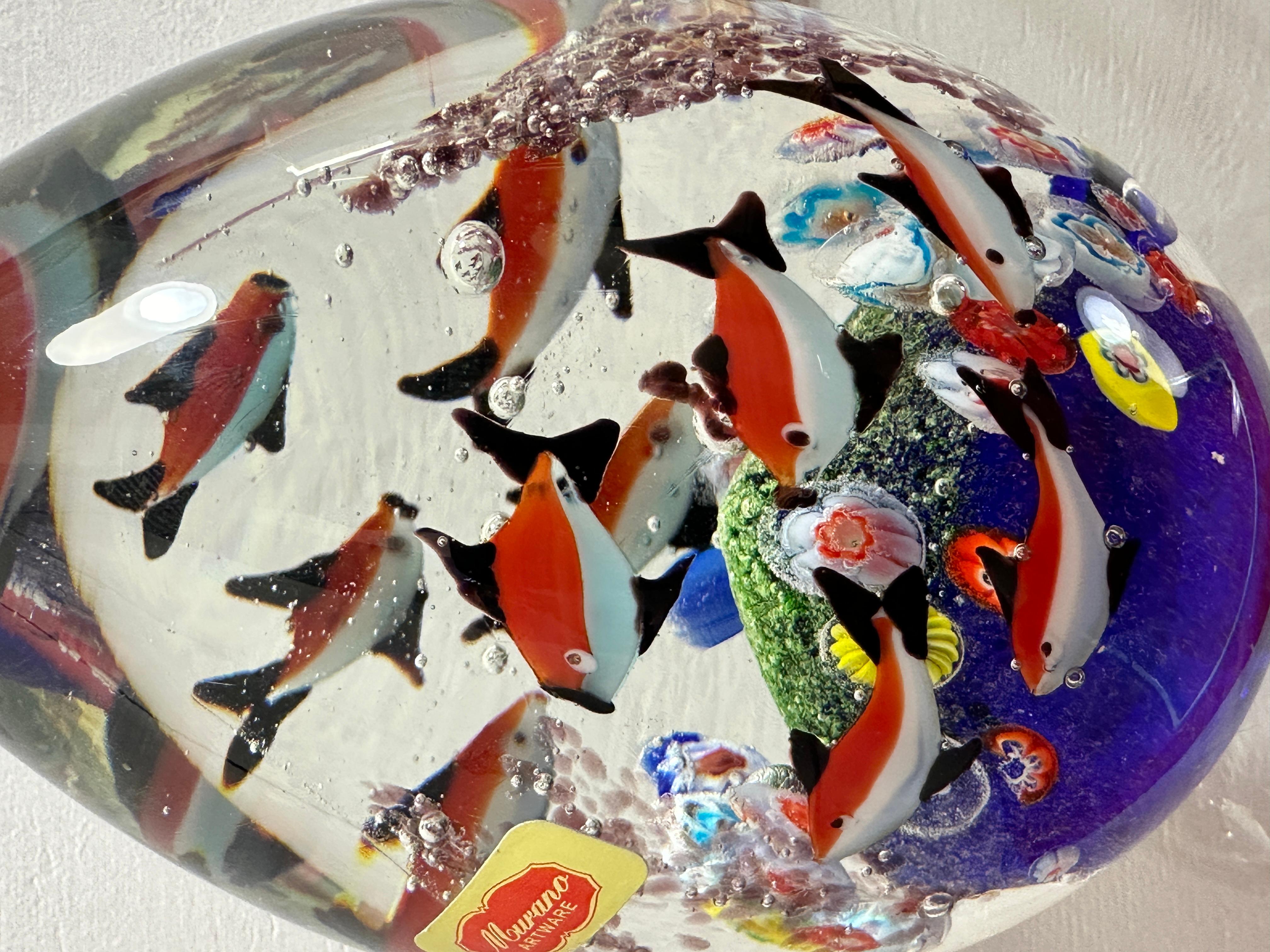 Grand presse-papiers italien d'aquarium Cenedese en verre de Murano soufflé à la main des années 1980 10