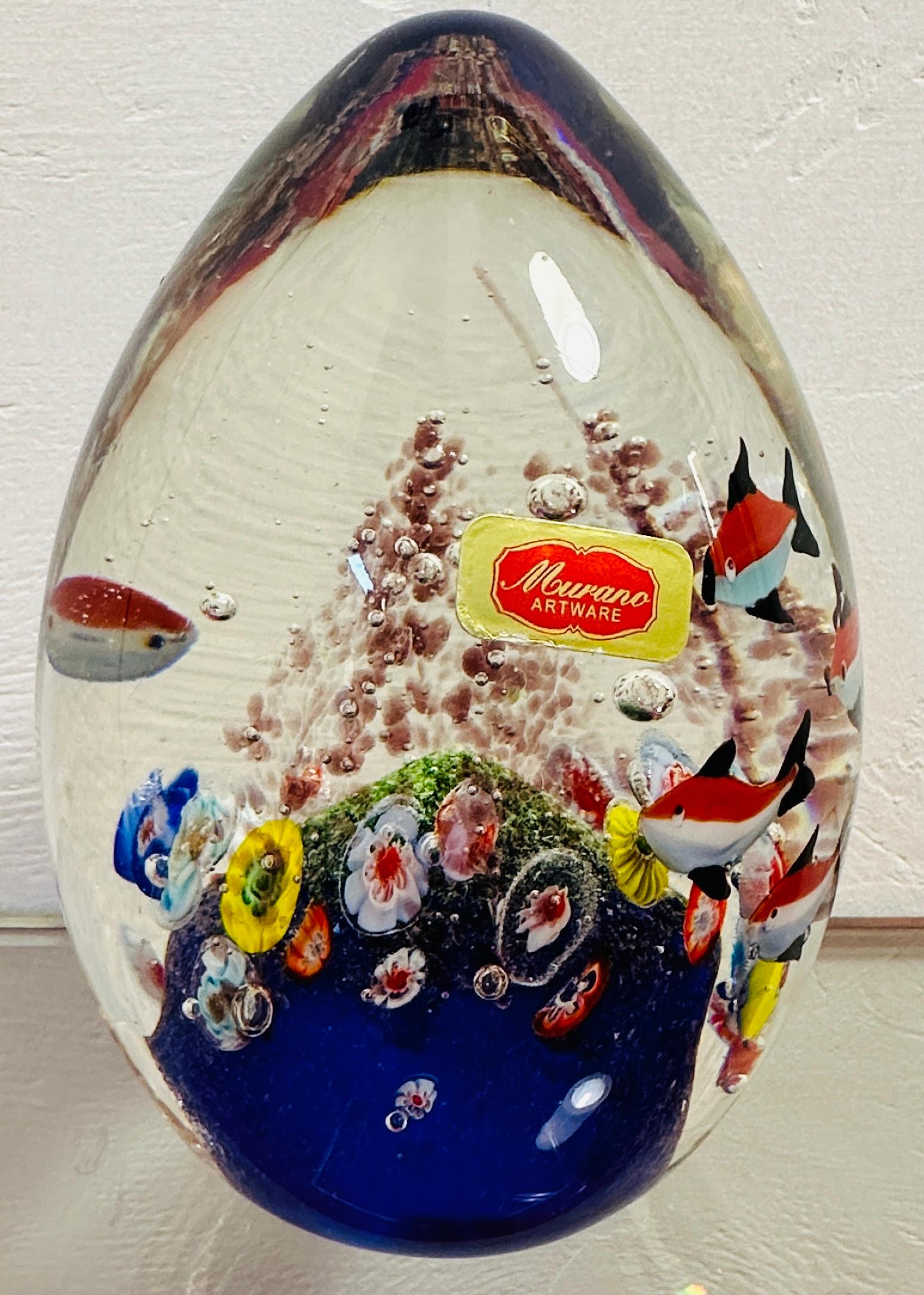 Fin du 20e siècle Grand presse-papiers italien d'aquarium Cenedese en verre de Murano soufflé à la main des années 1980