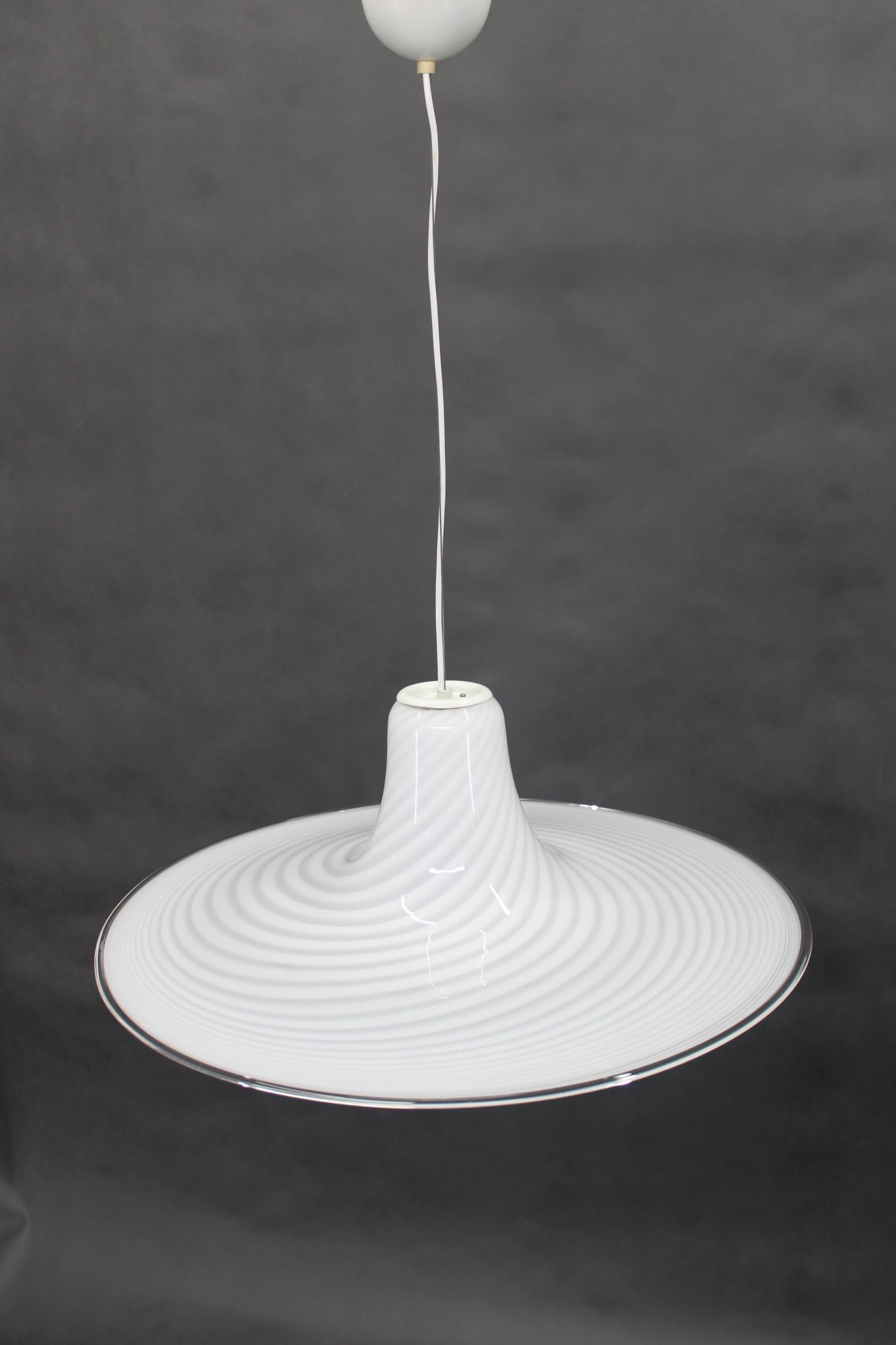 1980er Jahre Große Murano Glas Pendelleuchte, Italien (Italienisch) im Angebot