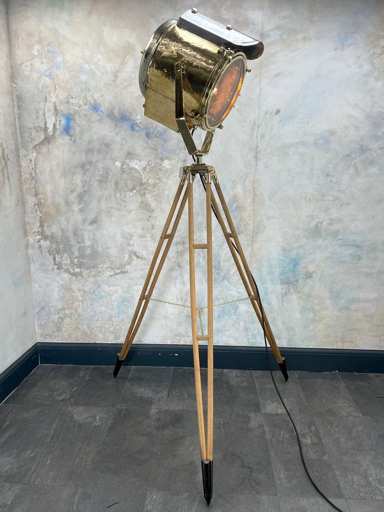 1980''s Large Nautical Vintage Brass & Steel Lamp & British Antique Bronze Tripod In Good Condition For Sale In Leicester, Leicestershire
