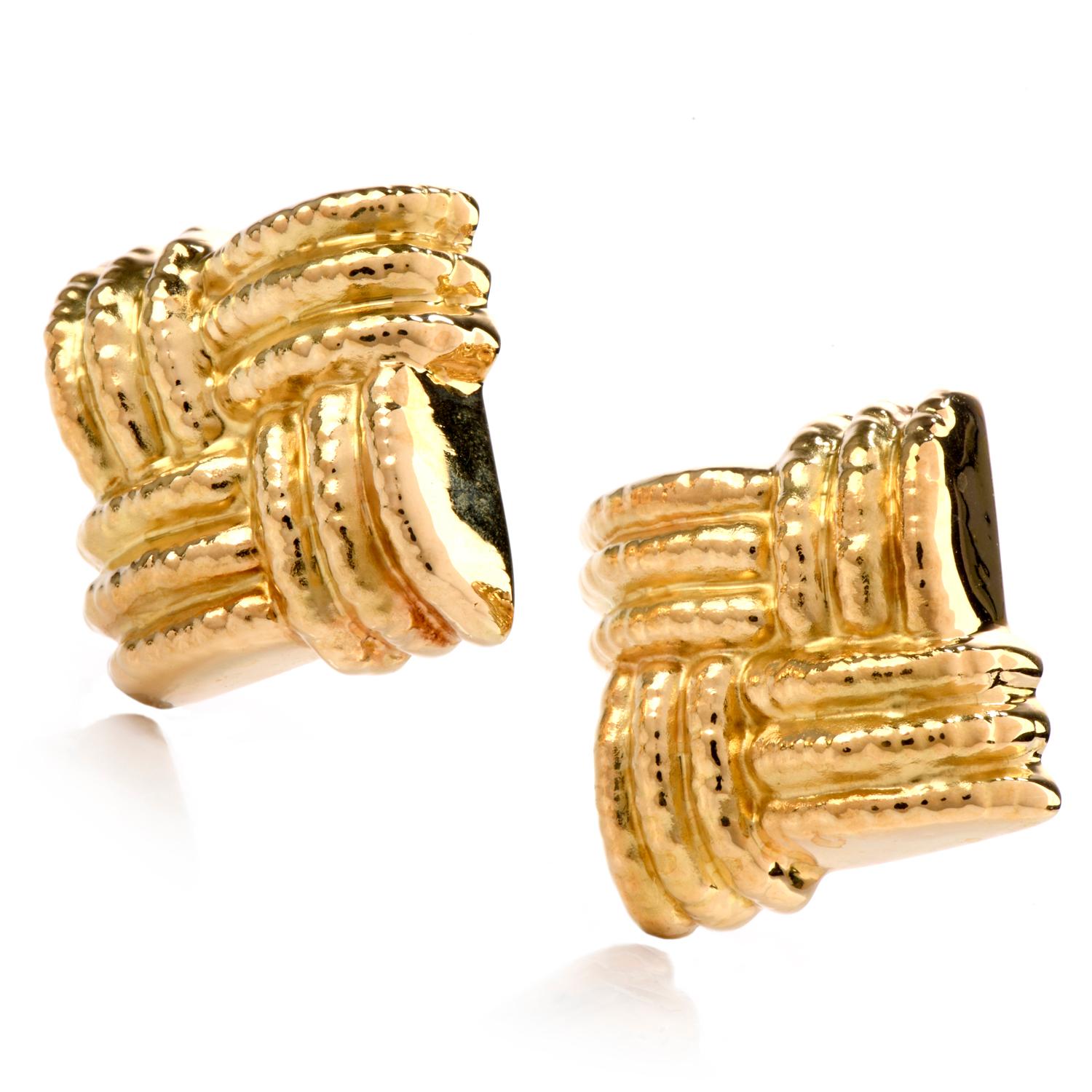 These large Nuovi Gioielli earrings were inspired in a  criss cross motif and crafted in 18K gold.

Applied hammered texture is present throughout these chic Squre earrings.
Secure with post and clip backs.

weight: 23.5 grams

Stamped