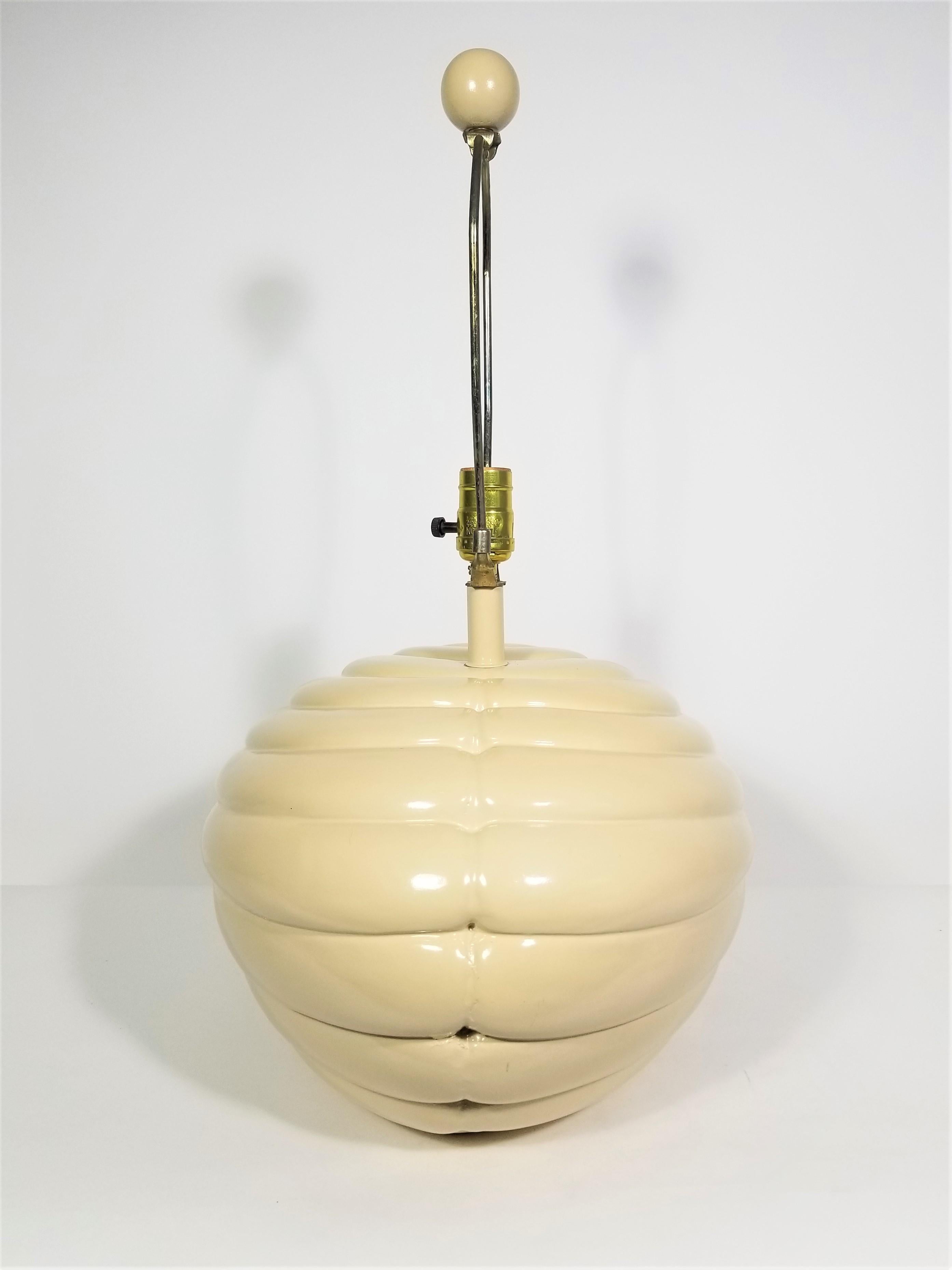 1980s Large Off White Shell Inspired Sculptural Table Lamp 10