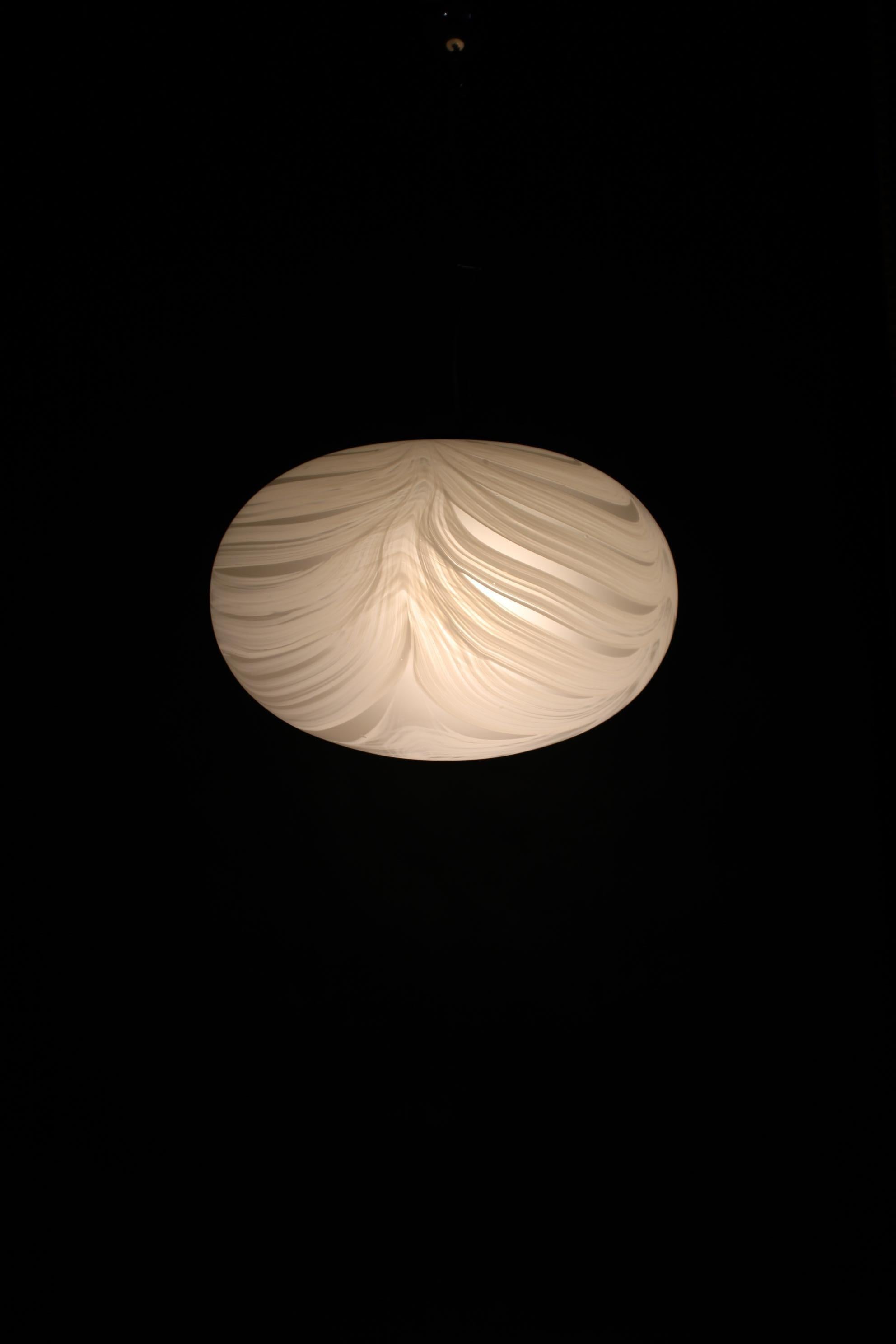 1980s Large Oval Murano Glass Pendant Light, Italy For Sale 4