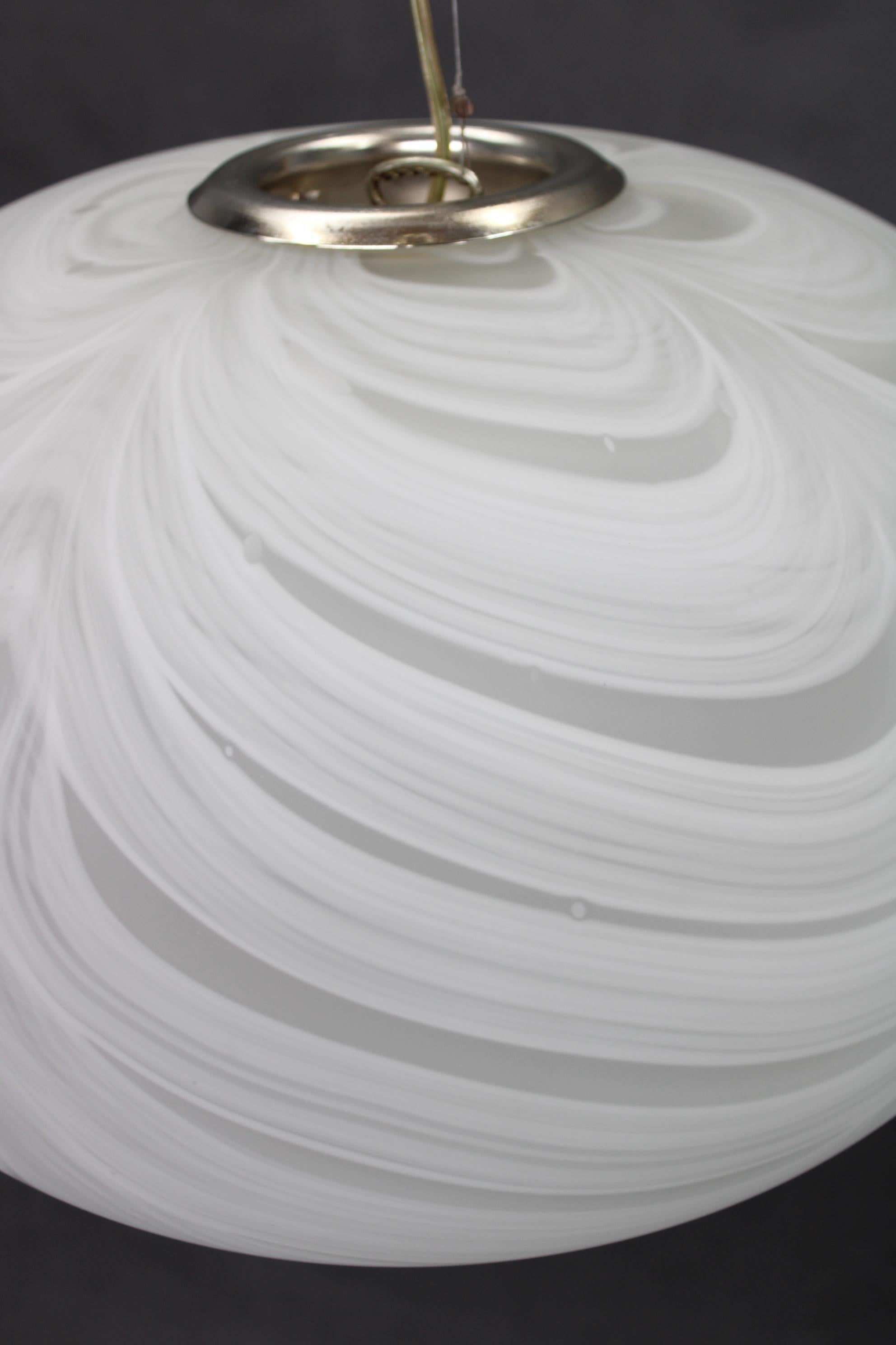 1980s Large Oval Murano Glass Pendant Light, Italy For Sale 1