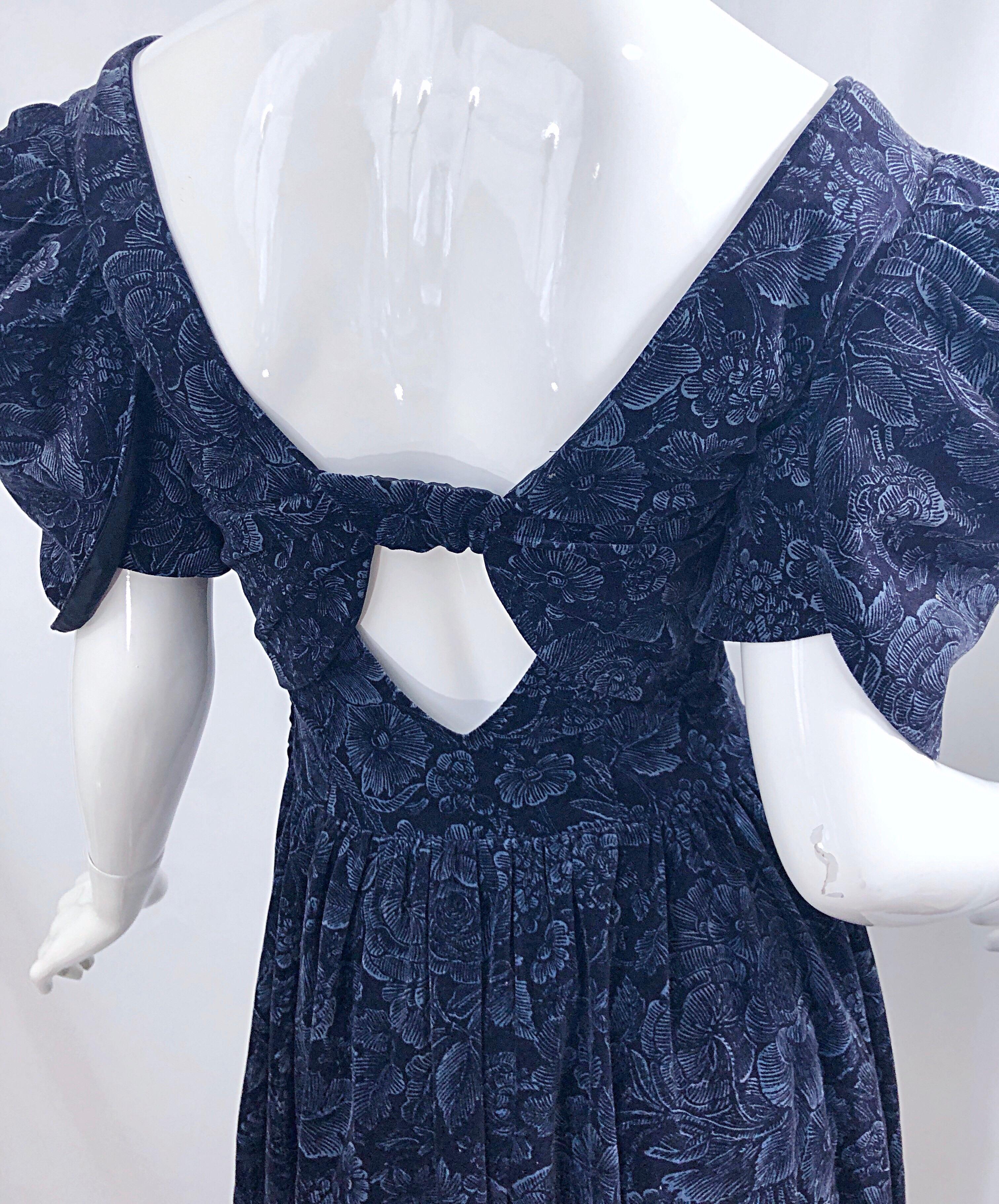 1980s Laura Ashley Size 6 Navy Blue Velvet Open Back Vintage 80s Midi Dress  For Sale 3