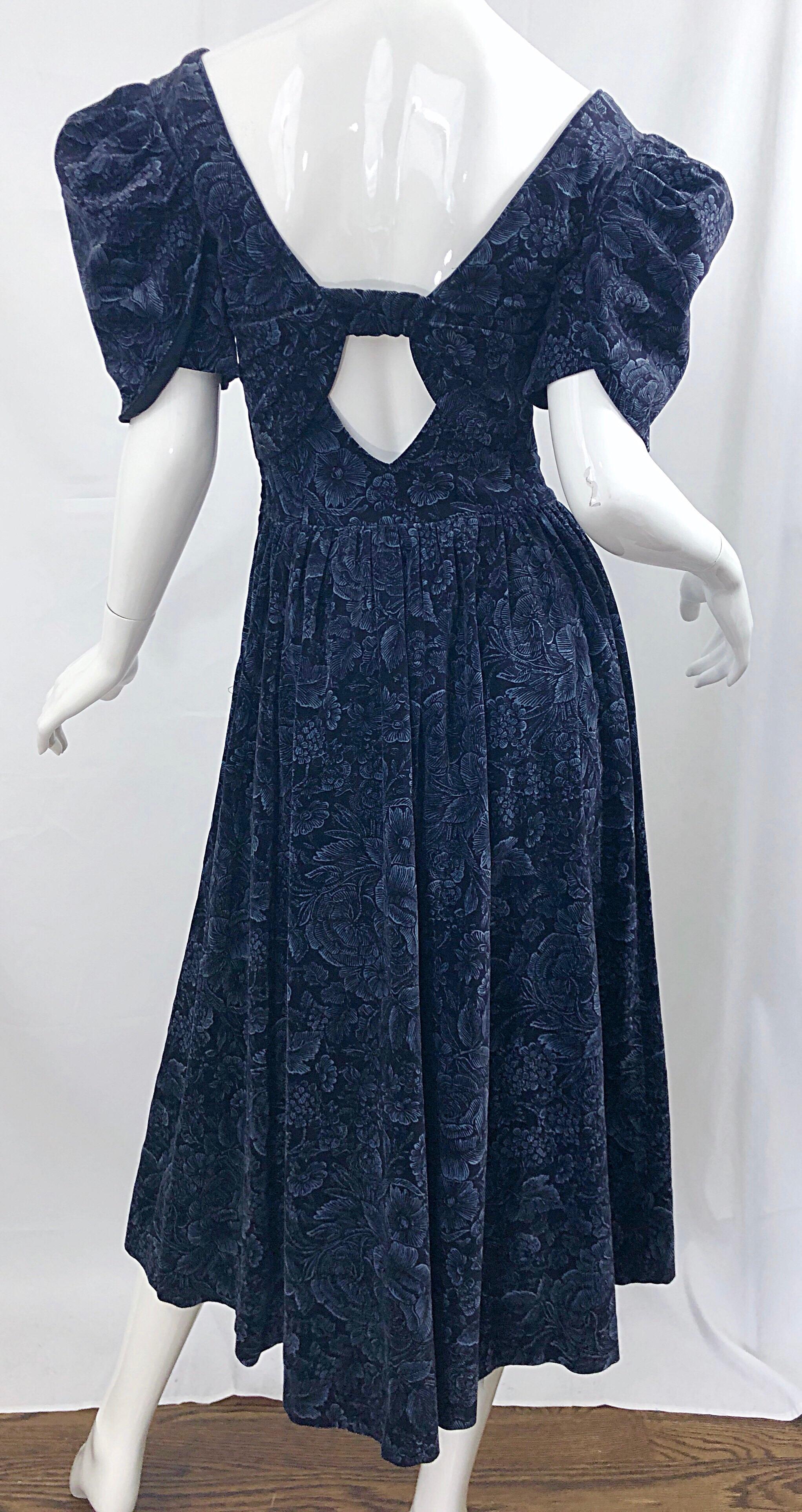 1980s Laura Ashley Size 6 Navy Blue Velvet Open Back Vintage 80s Midi Dress  For Sale 2