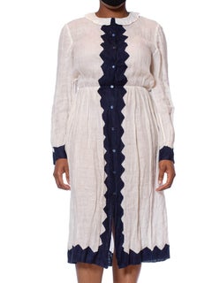 1980S LAURA BIAGIOTTI Abito camicia a maniche lunghe in lino blu e bianco con tasche