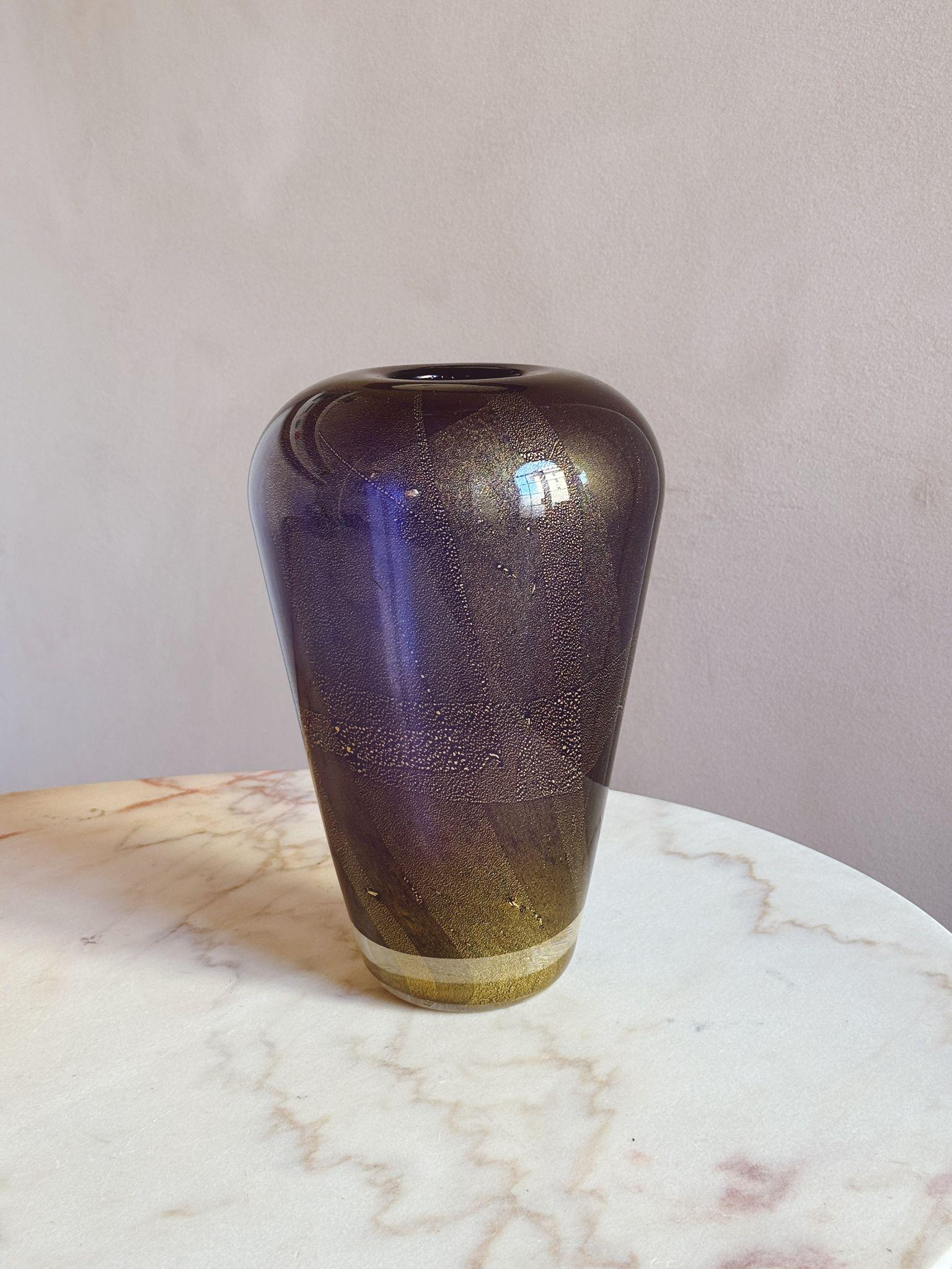 1980s Laura Diaz de Santillana for Venini Gold and Purple Murano Vase, signed For Sale