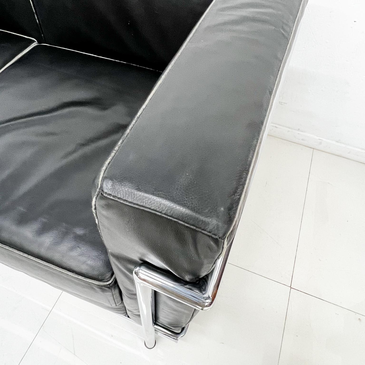 1980s LC2 Black Leather Chrome Frame Sofa by Le Corbusier for Alivar Italy 5