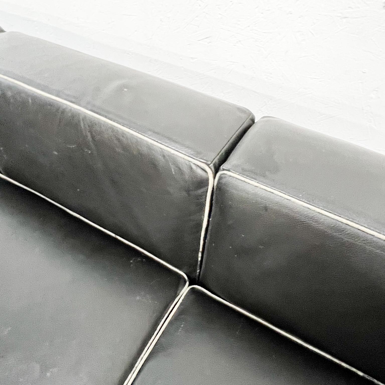 1980s LC2 Black Leather Chrome Frame Sofa by Le Corbusier for Alivar Italy 8