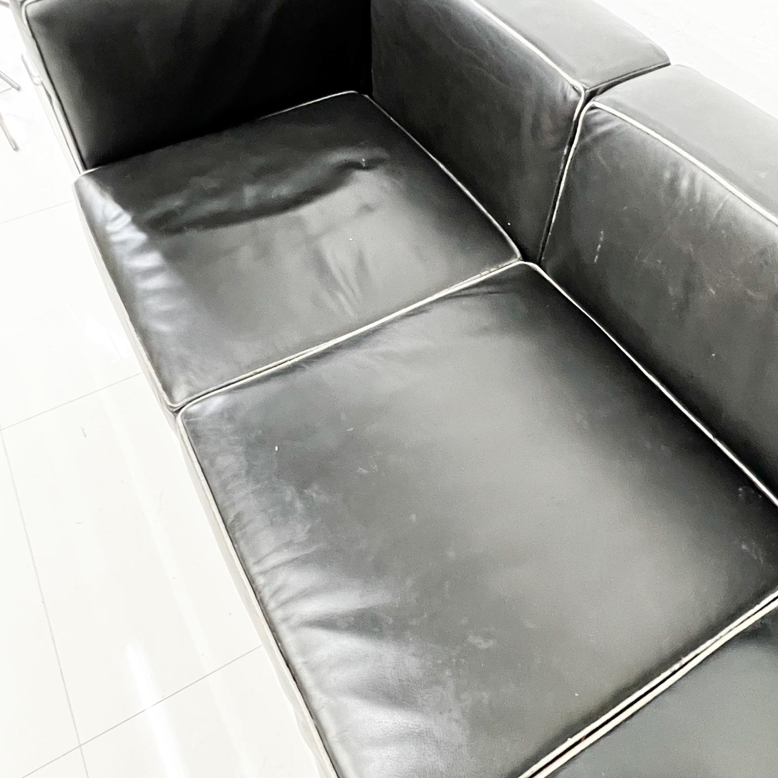 1980s LC2 Black Leather Chrome Frame Sofa by Le Corbusier for Alivar Italy 9