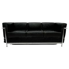 1980er Jahre LC2 Sofa mit schwarzem Lederrahmen und Chromrahmen von Le Corbusier für Alivar Italien