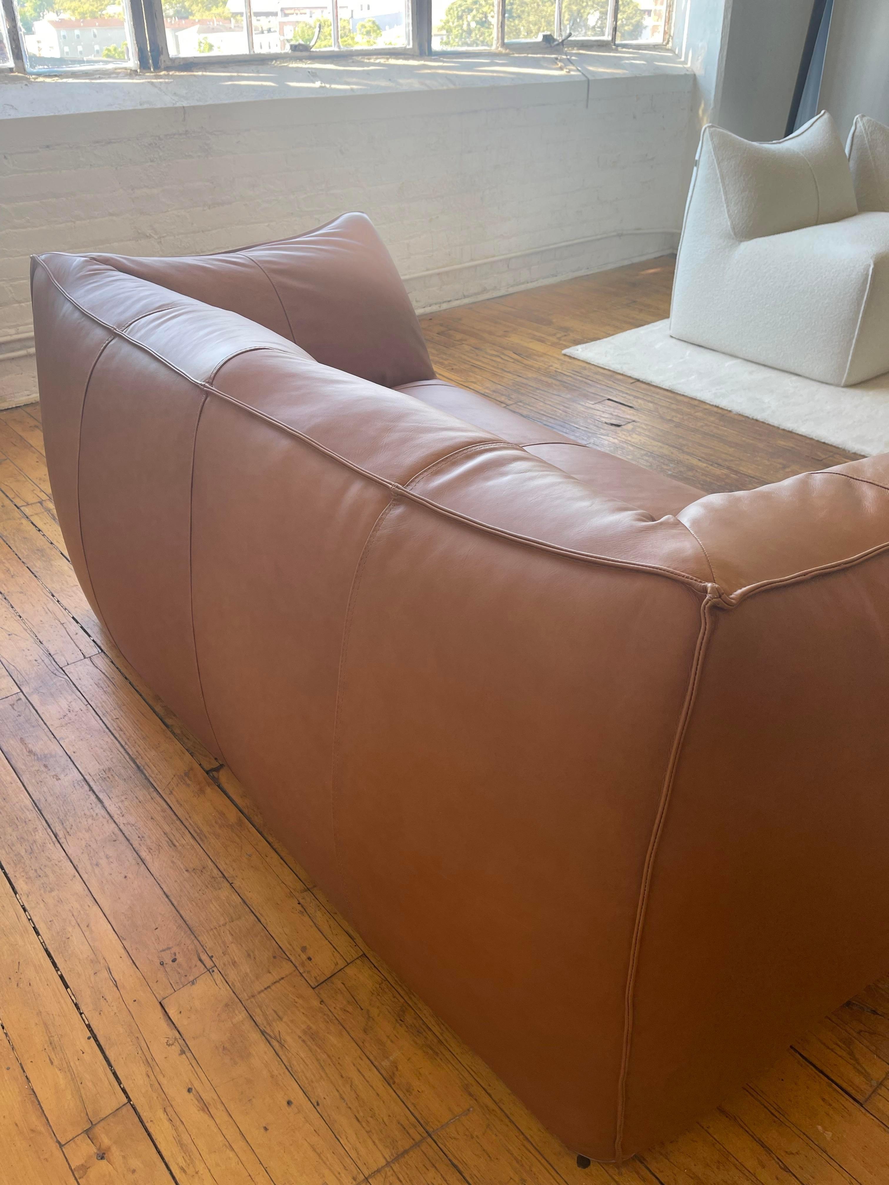 Le Bambole Leather Sofa Designed by Mario Bellini for B&B Italia  For Sale 5