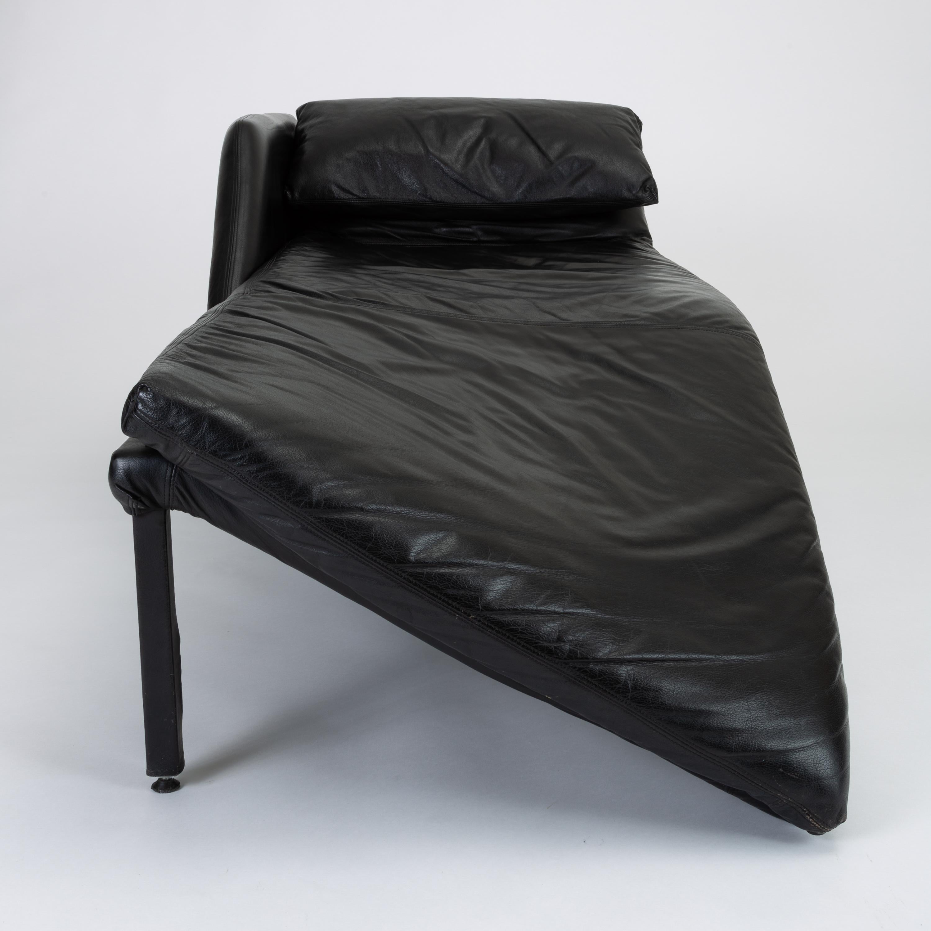 1980s Leather Chaise Lounge by Preview 3
