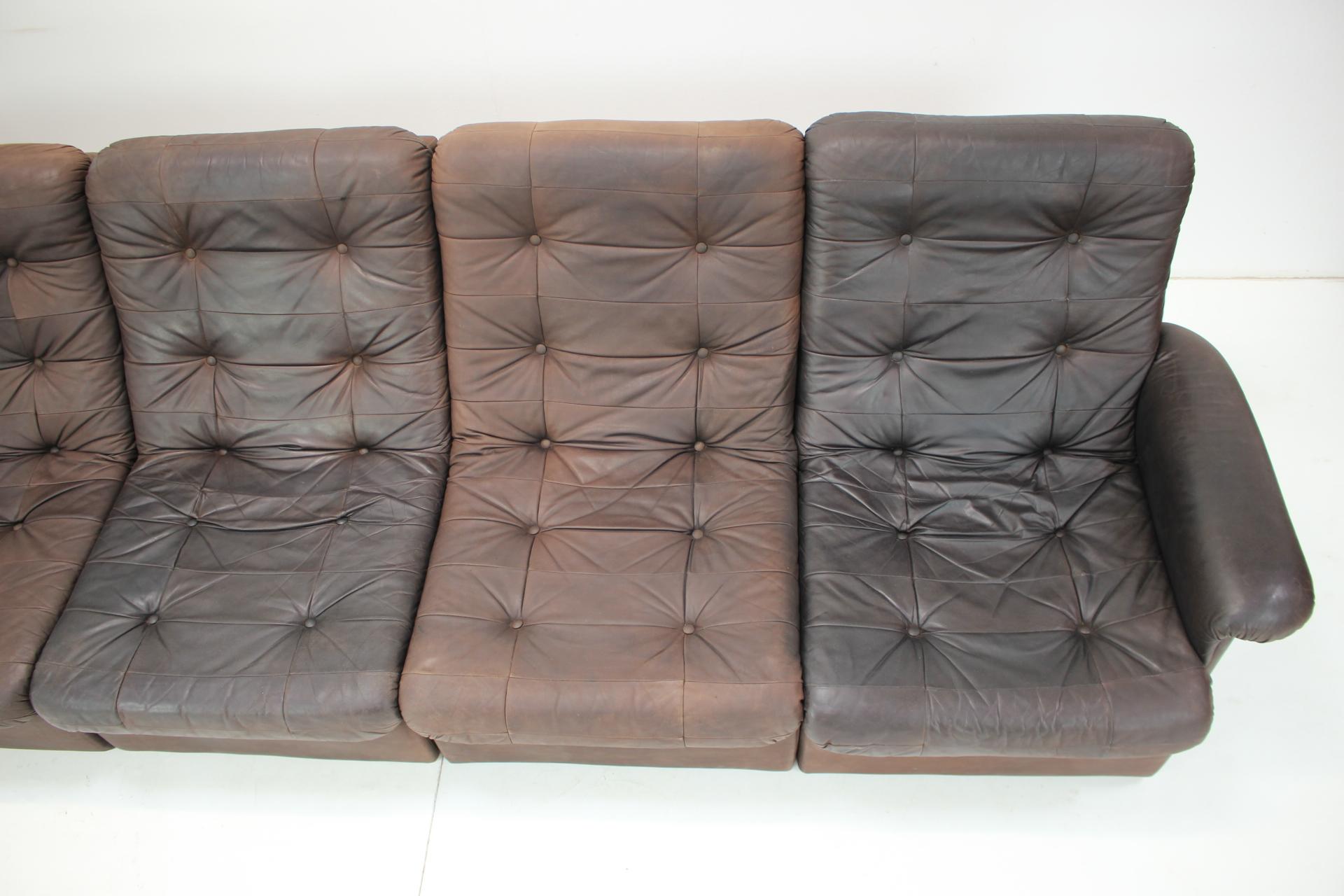 Mid-Century Modern 1980s Leather Modular Five Seater Sofa For Sale