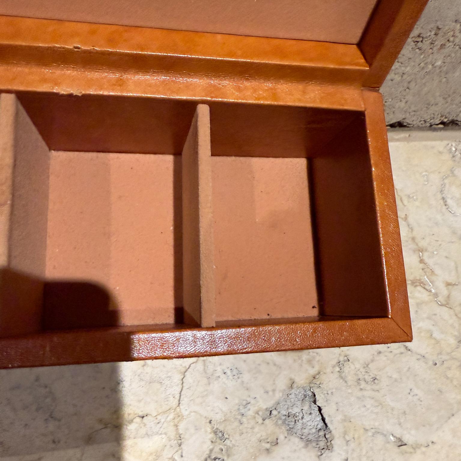 1980s Leather Sectioned Box Piel Canela Juarez Città del Messico in vendita 5