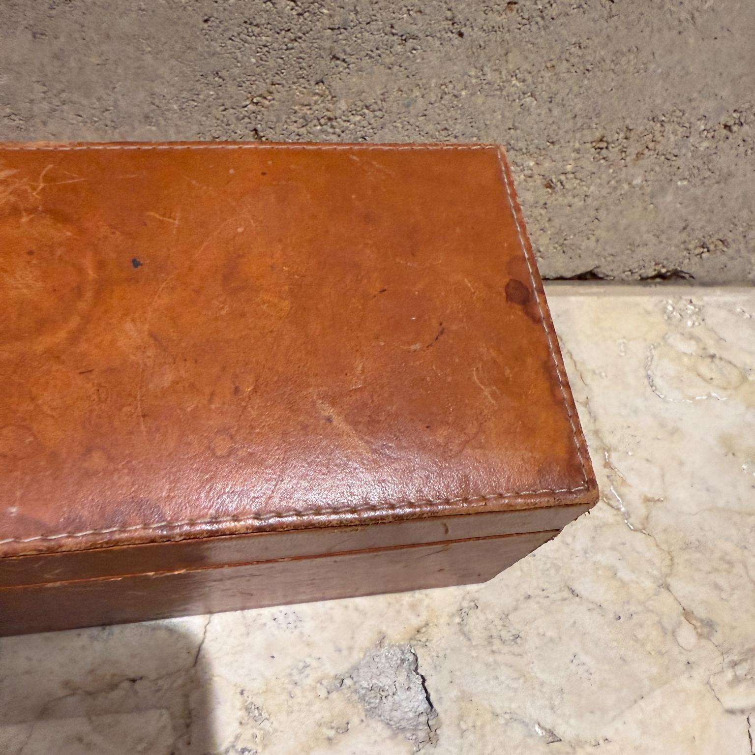 1980s Leather Sectioned Box Piel Canela Juarez Città del Messico in vendita 6