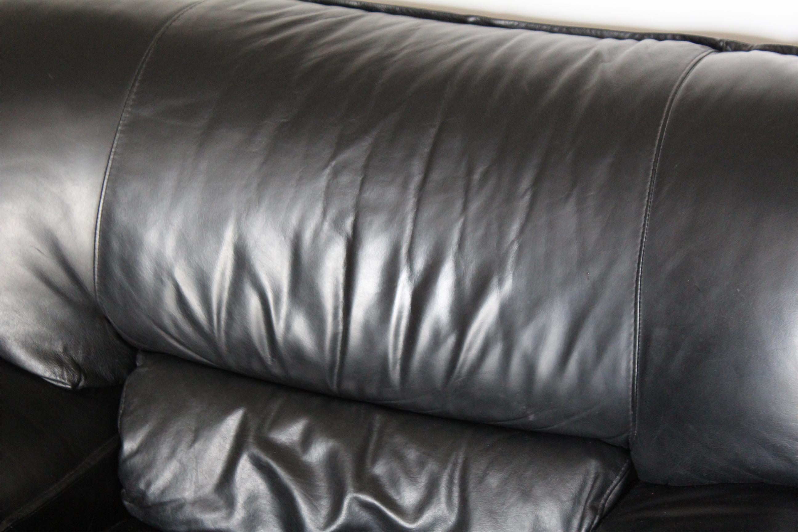 Sillones modernos italianos de cuero negro, set de dos, italia años 80 en venta 5