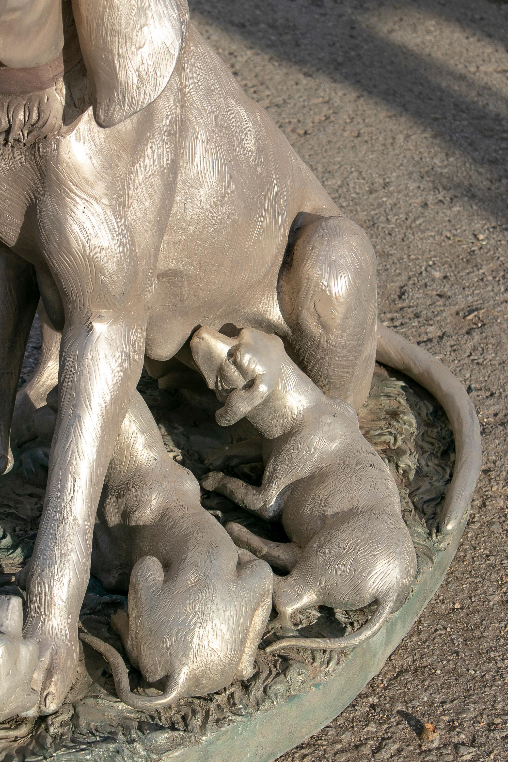 1980s Life-Size Dog with Cubs Bronze Sculpture For Sale 2