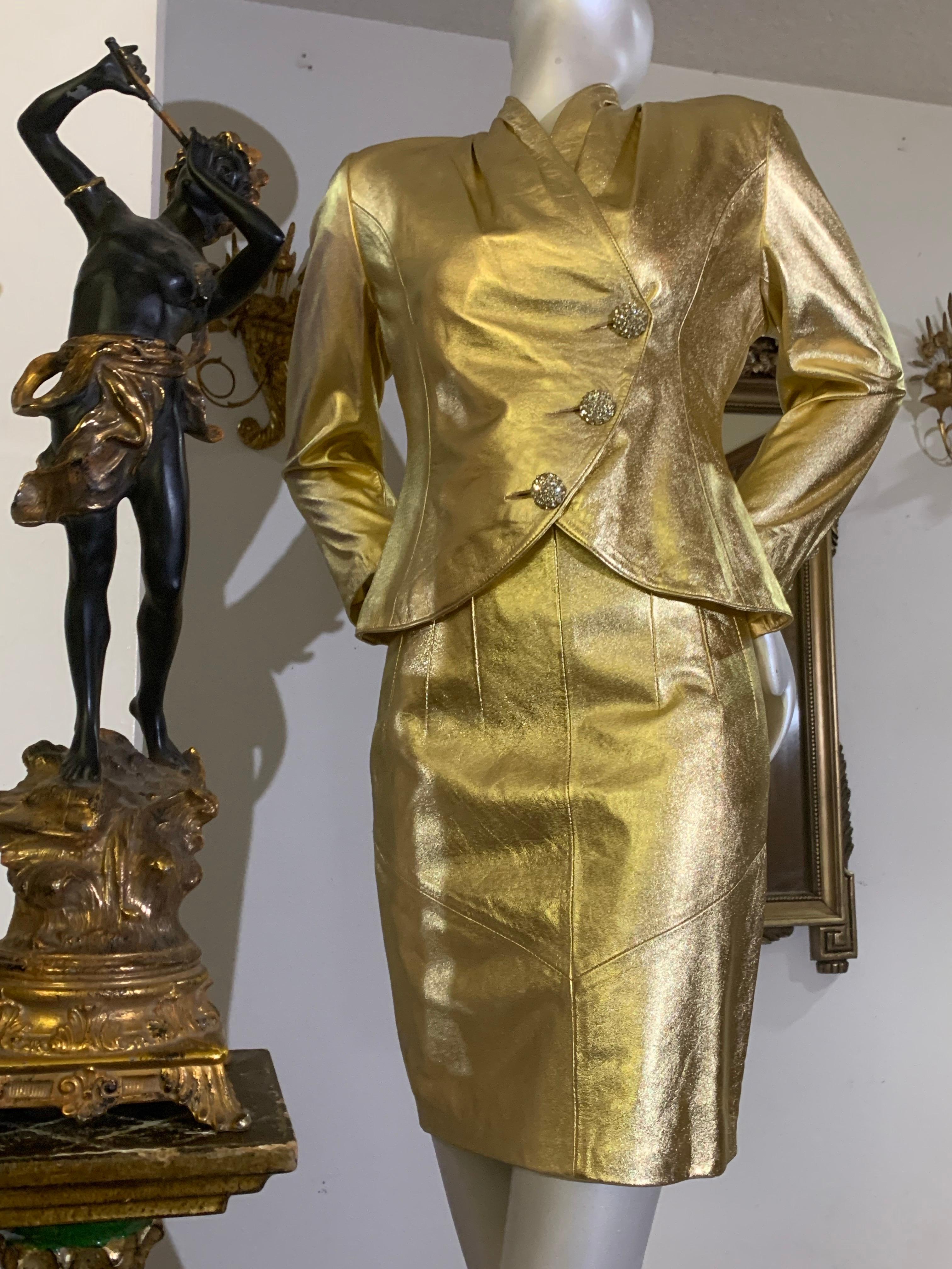 1980s Lillie Rubin Gold Metallic Leather Tailored Skirt Suit w Rhinestone Button For Sale 7