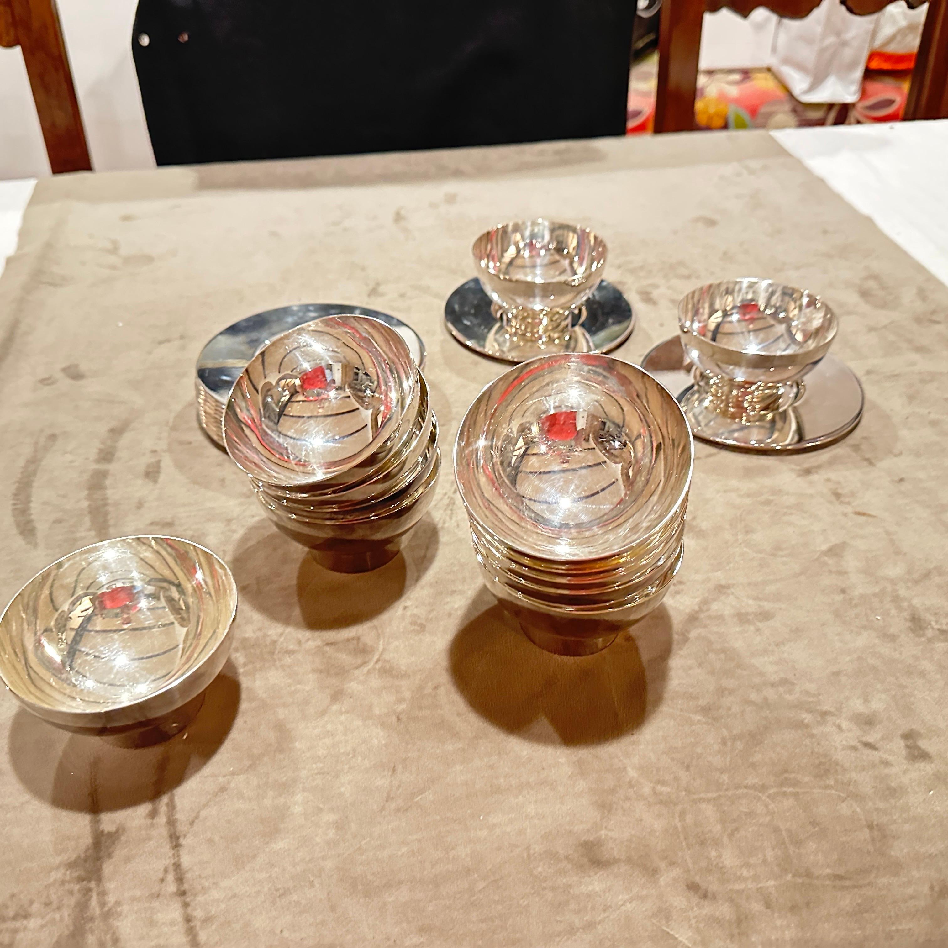 Silver Plate 1980s Lino Sabattini Minimalist Set of Twelve Ice Cream Cup and Plates For Sale