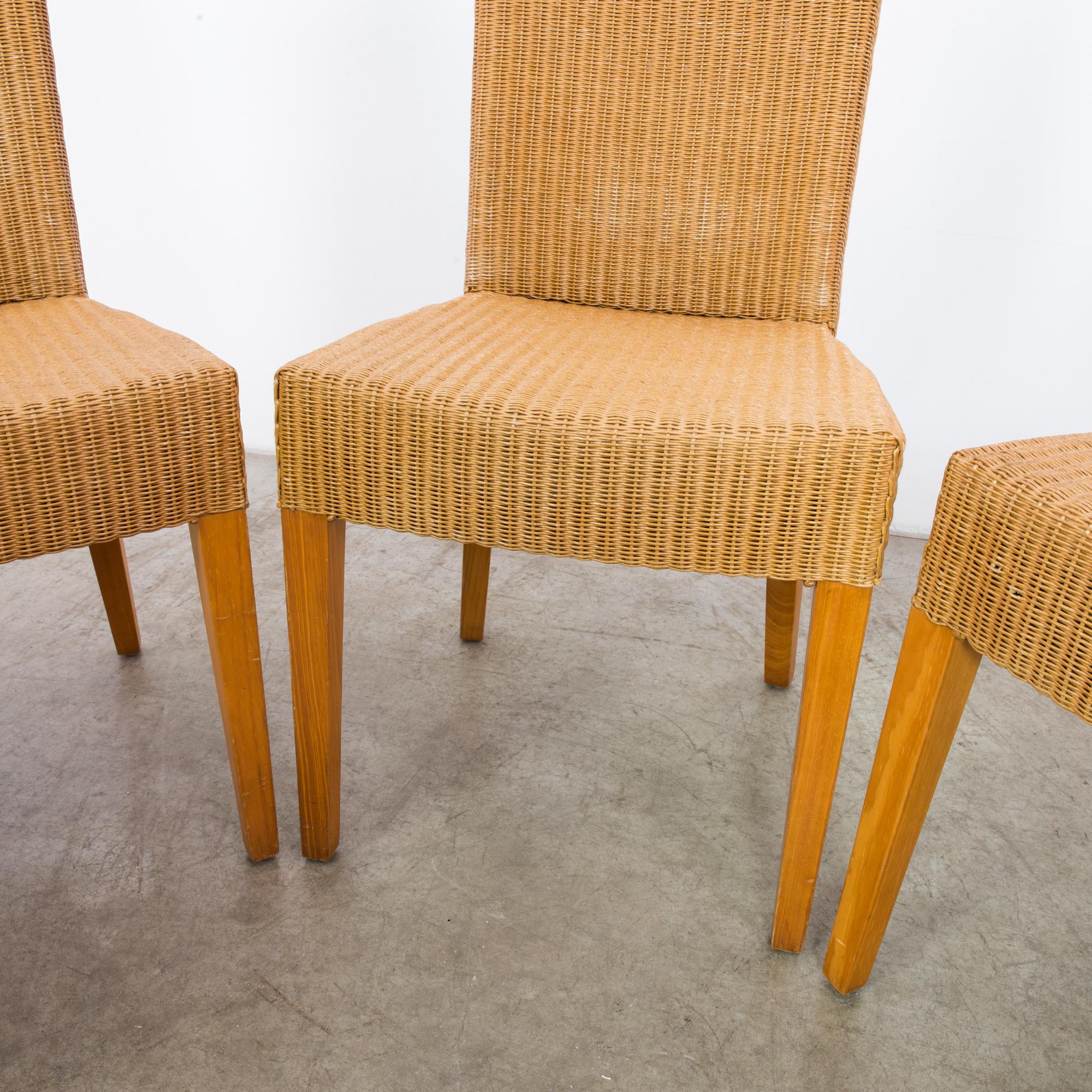 1980s Lloyd Loom Wooden Dining Chairs, Set of Eight In Good Condition In High Point, NC
