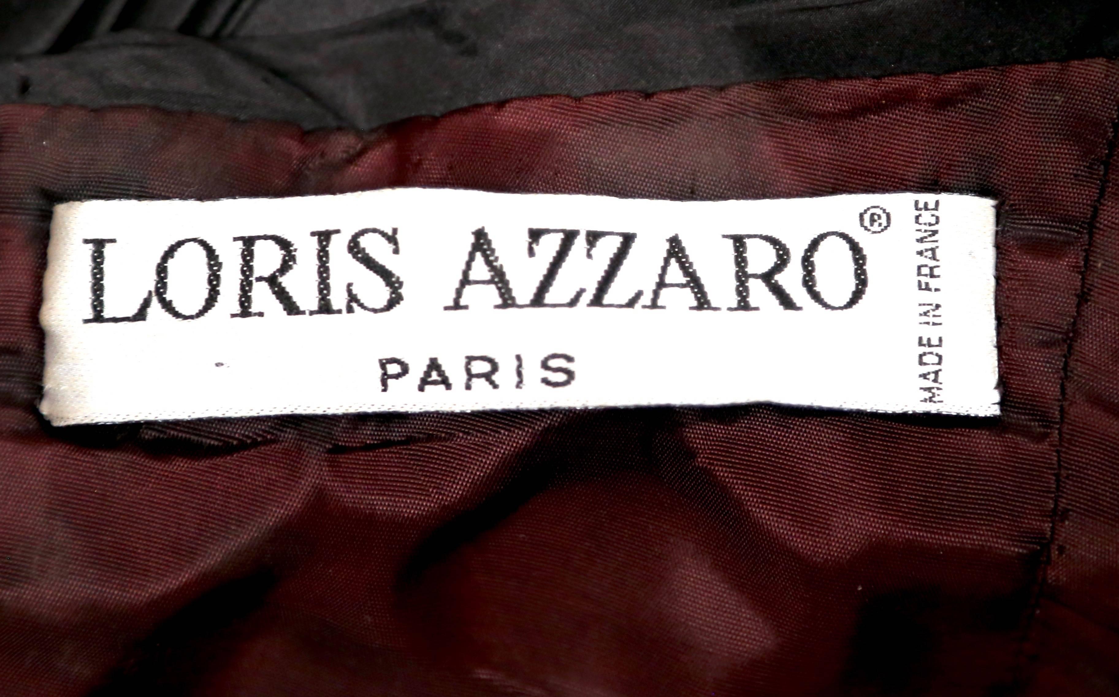 LORIS AZZARO 1980 Vestido negro con pliegues y hombros al descubierto en venta 8