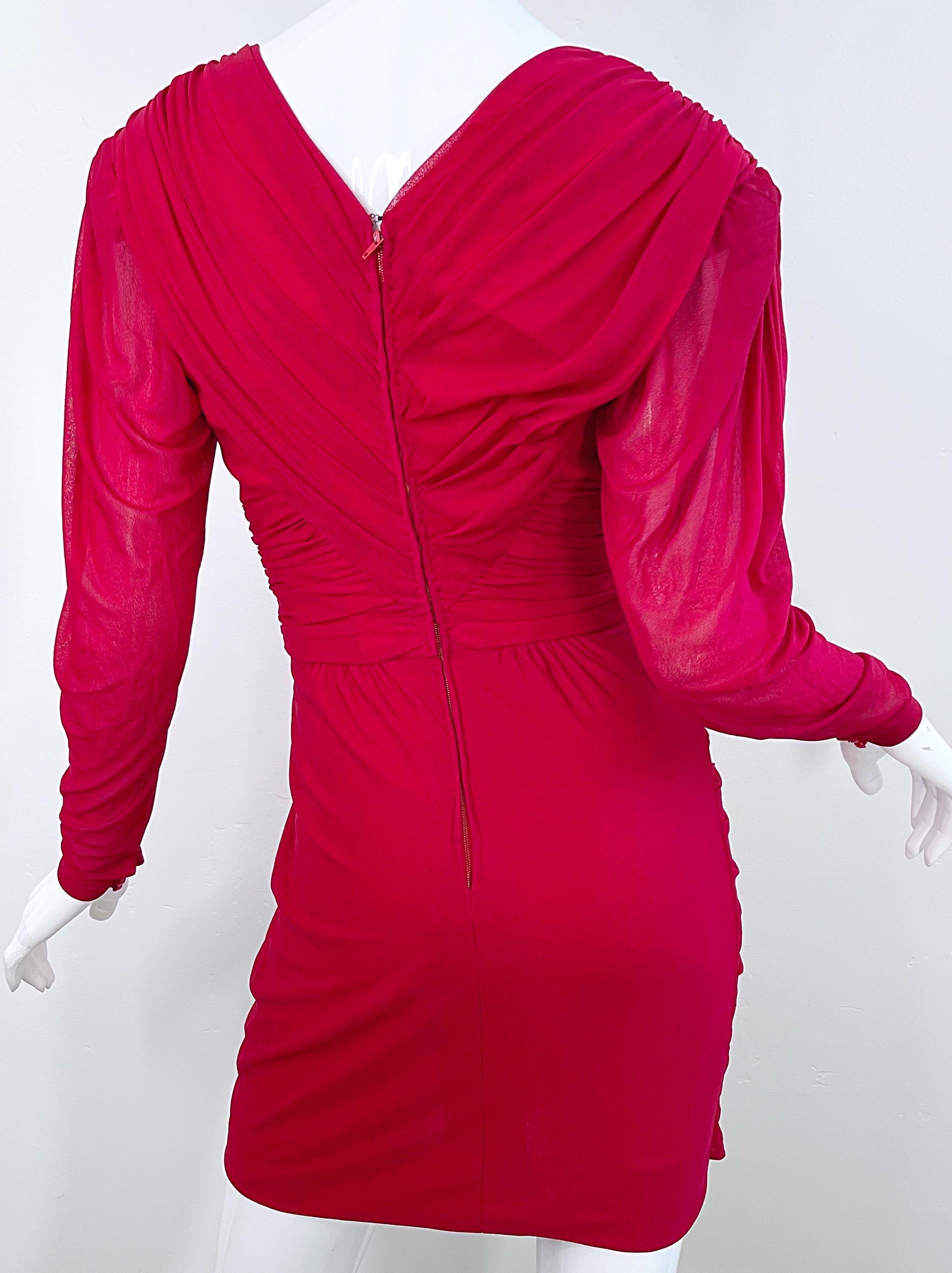 Minivestido 70s Loris Azzaro rojo carmín de seda y gasa de manga larga en venta 4