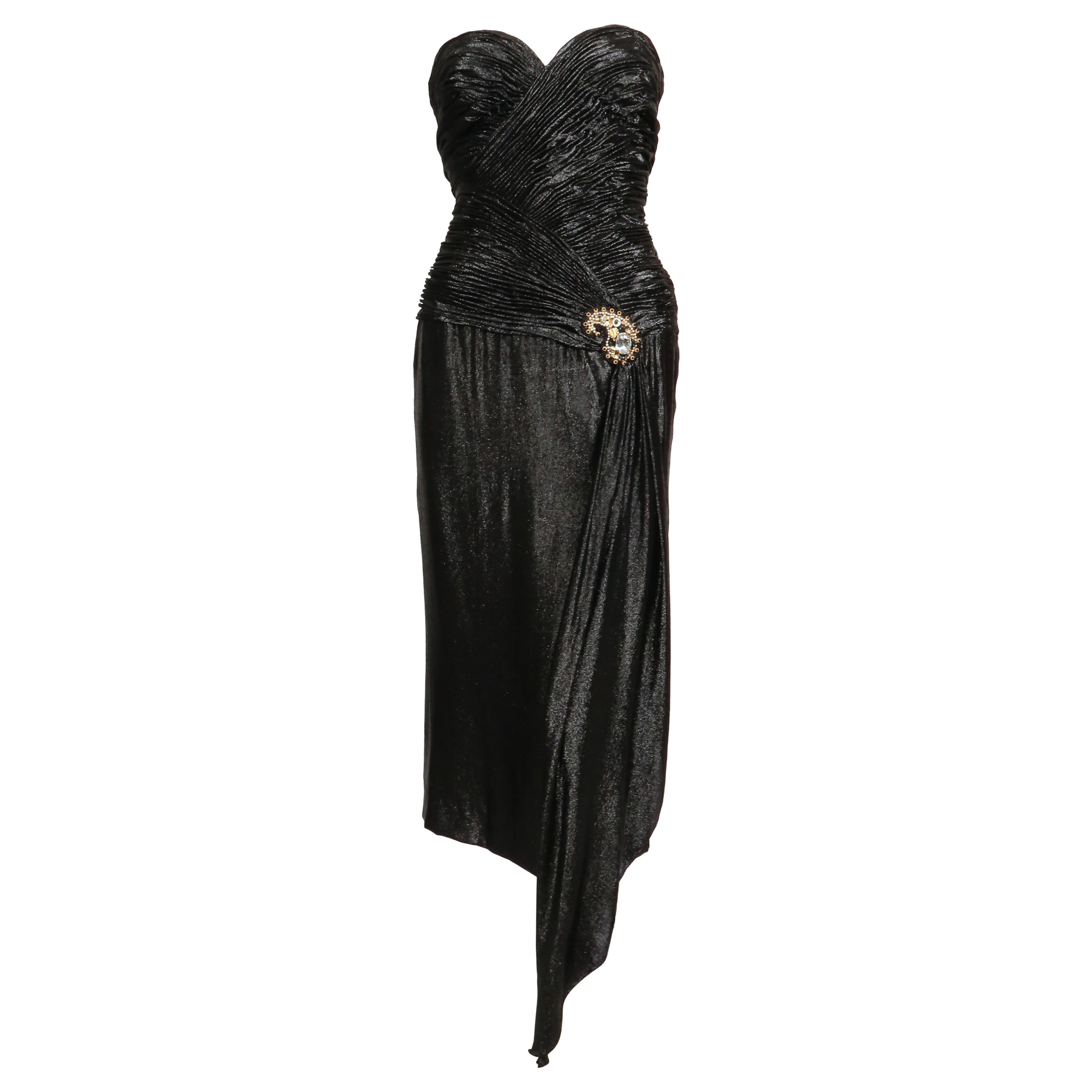 Robe ruchée noire métallisée ornée de perles LORIS AZZARO des années 1980
