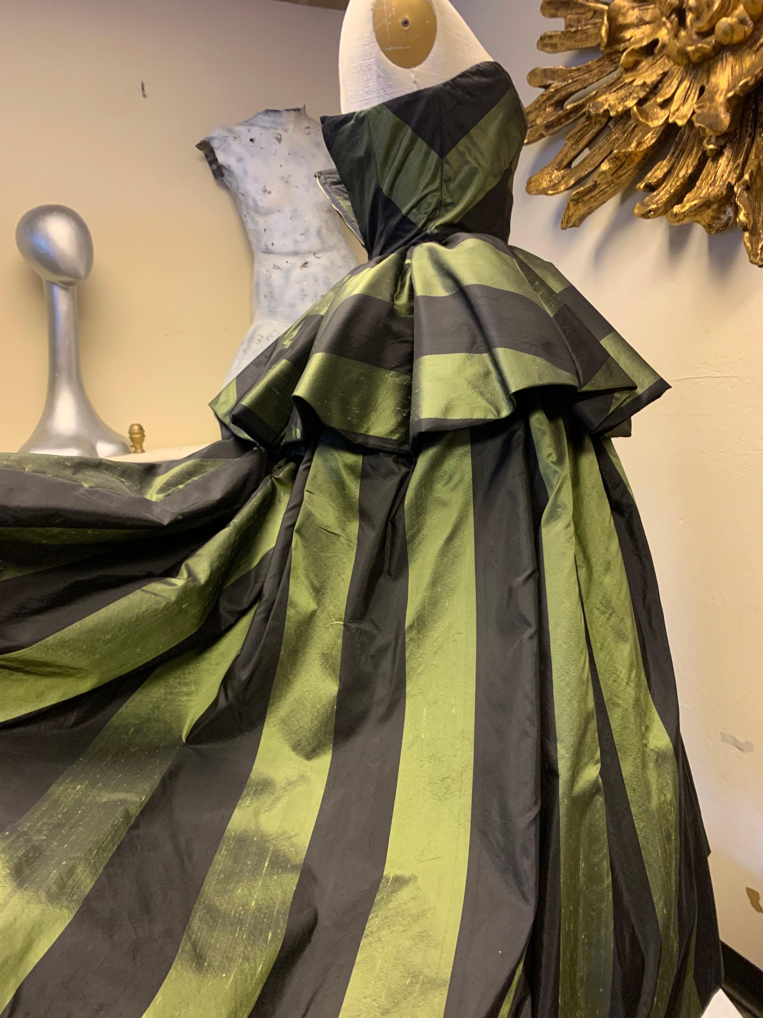 1980s Louis Feraud Green & Black Silk Taffeta Strapless Ballgown w Peplum For Sale 5