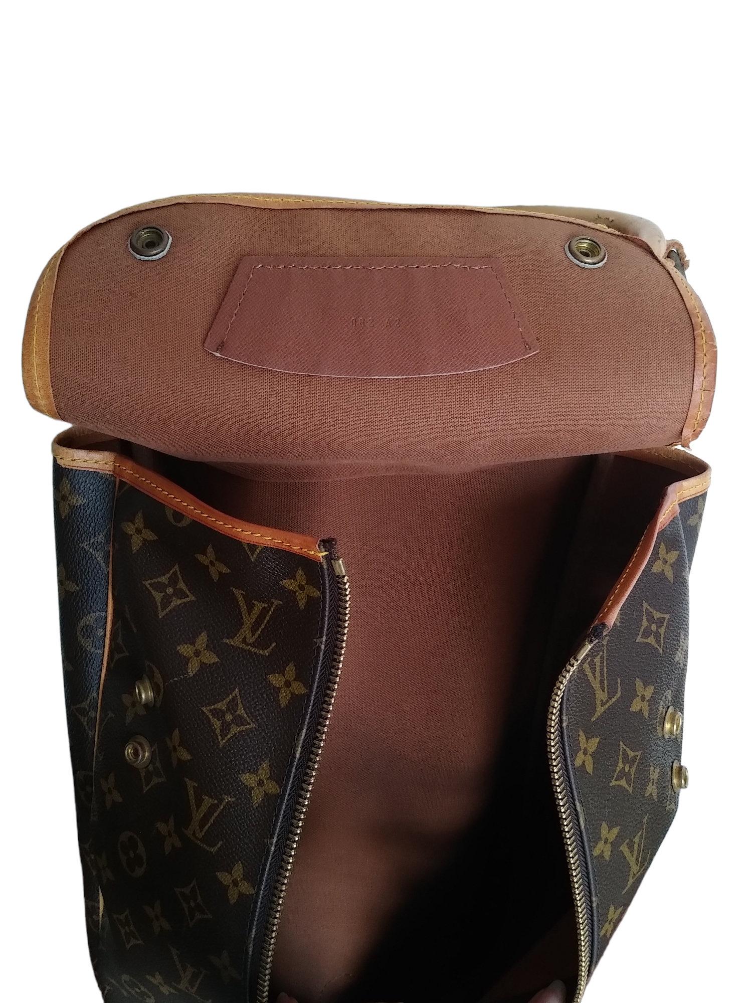 1980s Louis Vuitton Monogram Golf Bag For Sale 4