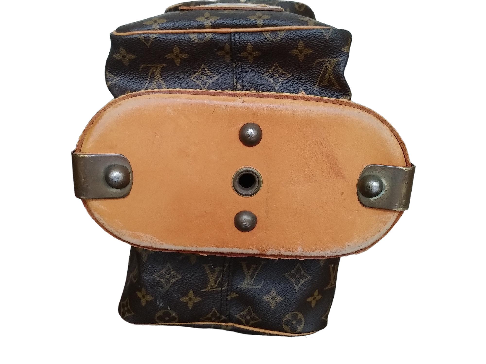 1980s Louis Vuitton Monogram Golf Bag For Sale 13