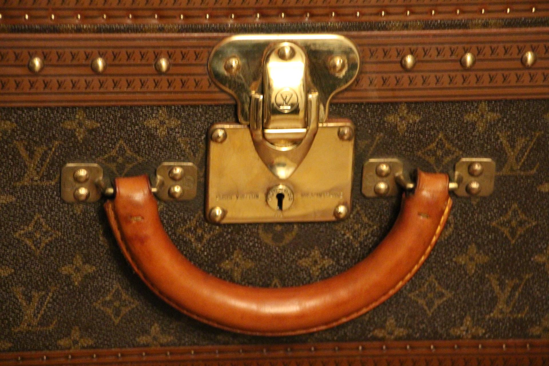 1980s Louis Vuitton Suitcase, Alzer 70 Louis Vuitton Suitcase In Good Condition In Saint-Ouen, FR
