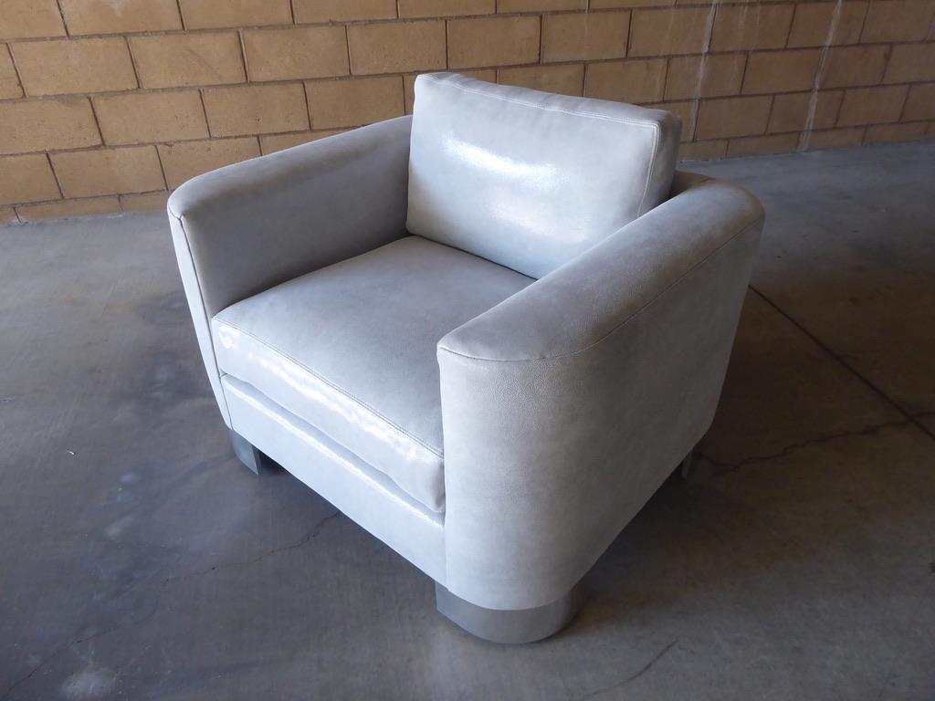 North American 1980s Lounge Chair with Polished Solid Aluminum Feet and New Leather Upholstery For Sale