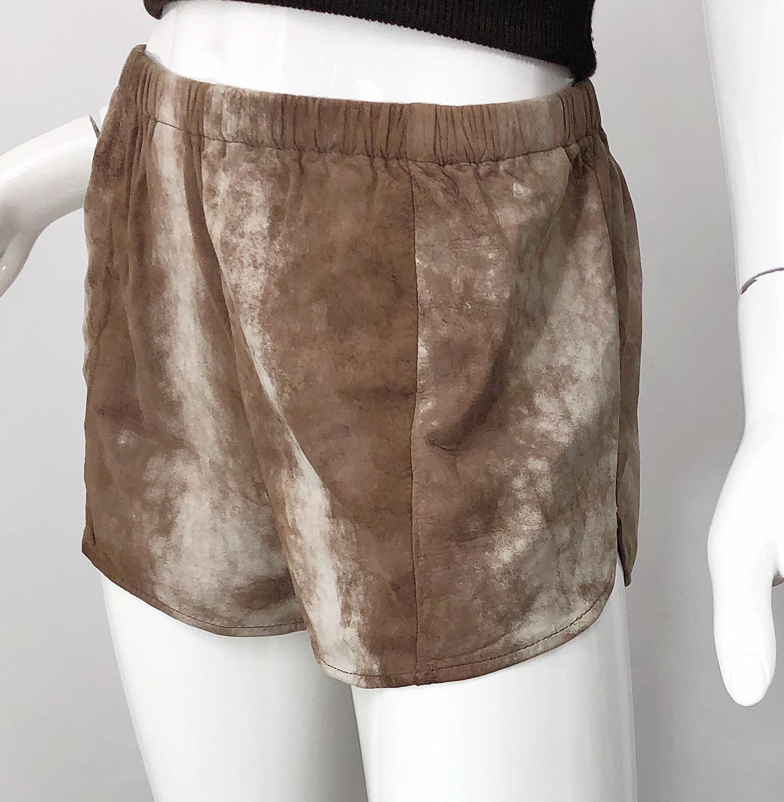 1980er Love, Melody Sabatasso Braune Vintage 80er Hot Pant Shorts aus Schafsleder für Damen oder Herren im Angebot