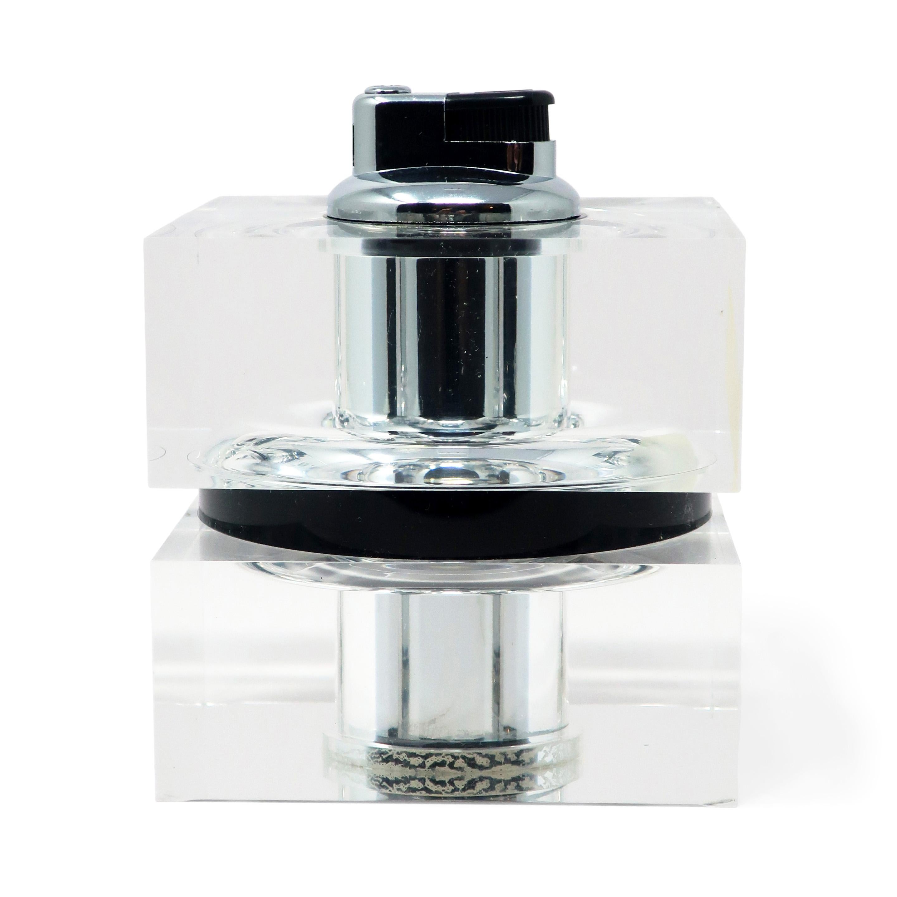 Mid-Century moderno 1980s Lucite and Chrome Table Lighter by Felice Antonio Botta in vendita