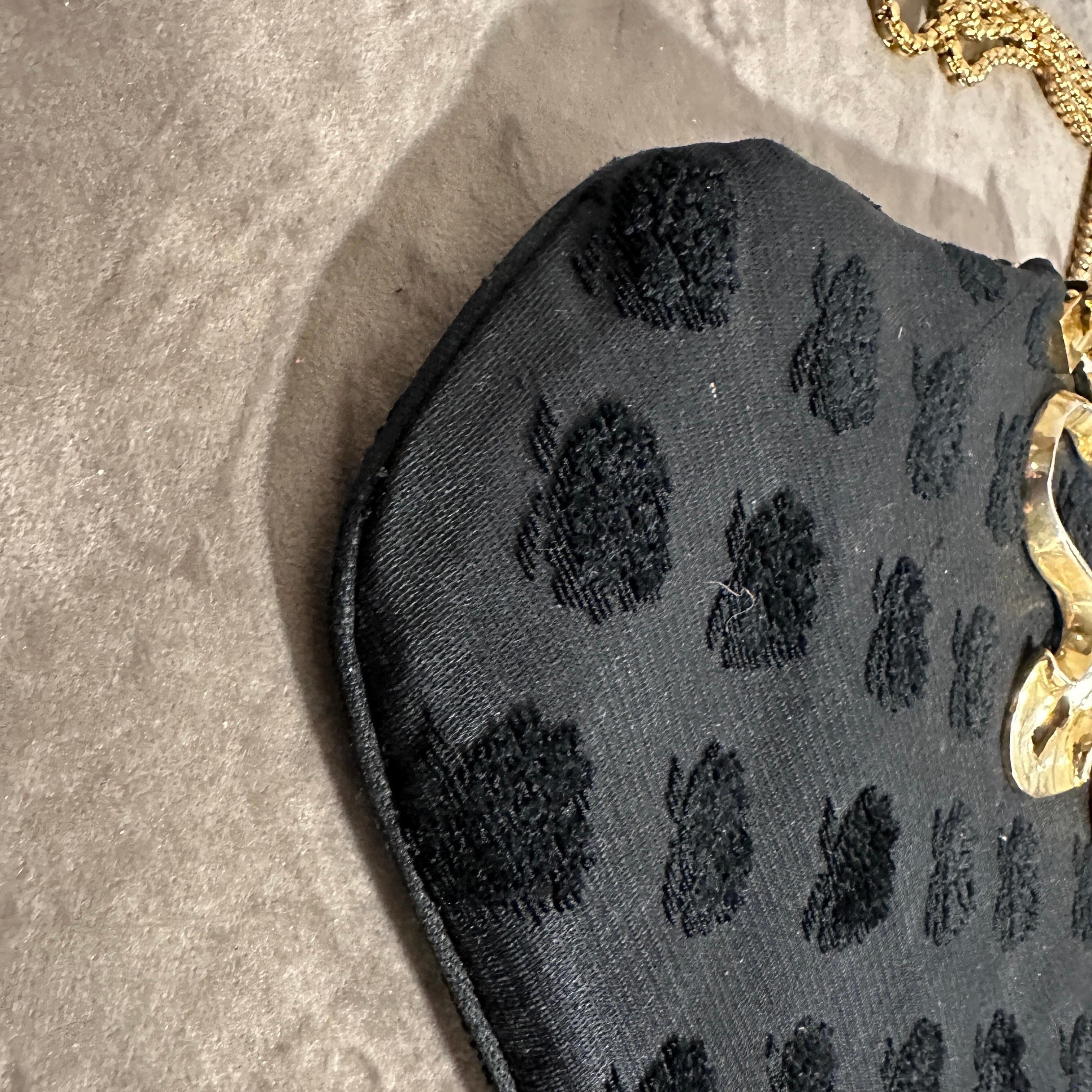 Lujoso bolso de mano italiano de tela negra y latón de los años 80, de Roberta Di Camerino en Excelente estado para la venta en Aci Castello, IT