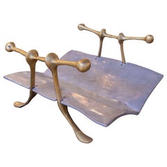 Porte-revues des années 1980 en bronze de l'artiste David Marshall