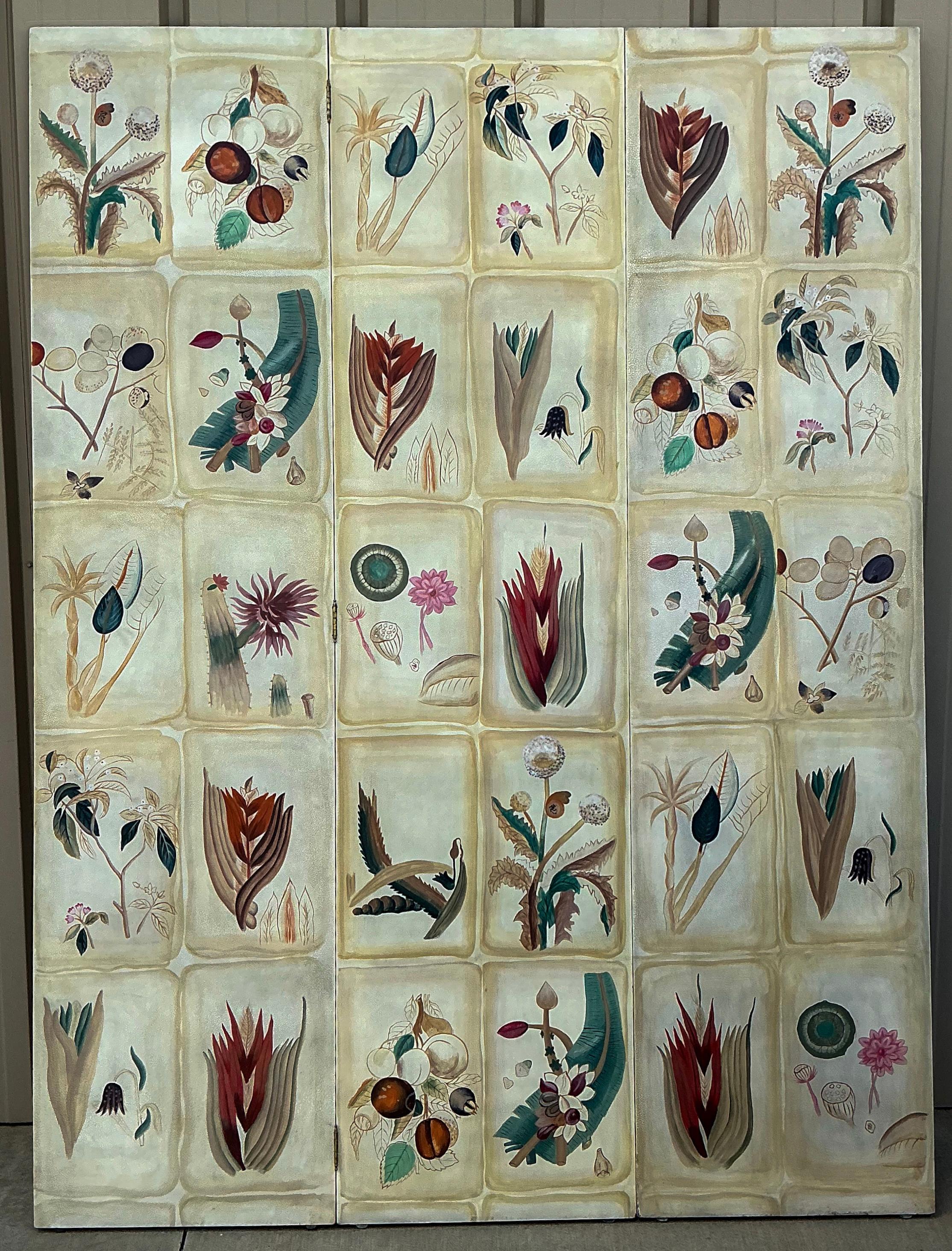 Bois Paravent des années 1980 Maitland & Smith, peint à la main, avec fleurs et fruits botaniques en vente