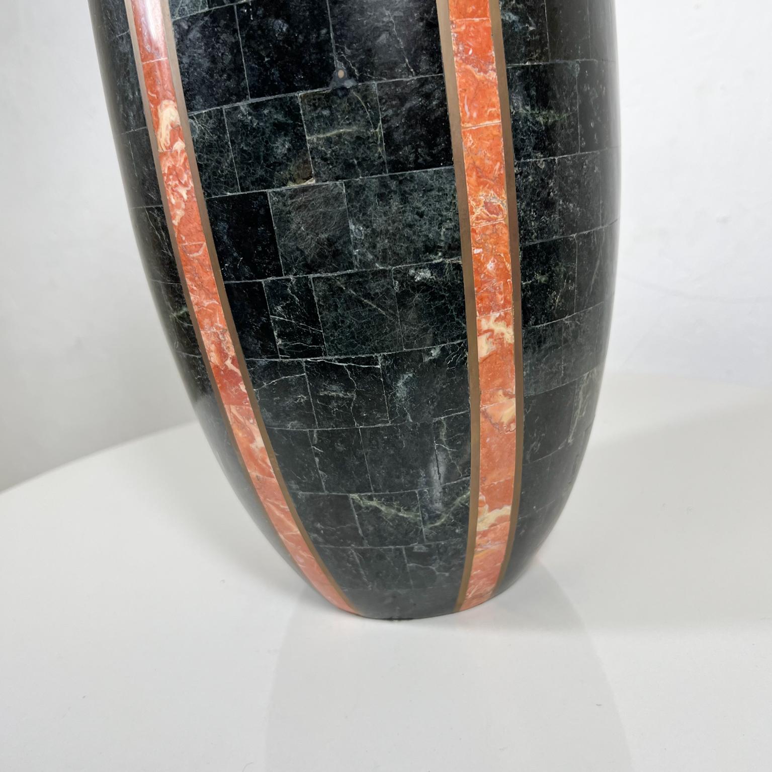 1980s Maitland Smith Modern Tessellated Stone Vase Black and Tan Brass Inlay For Sale 5