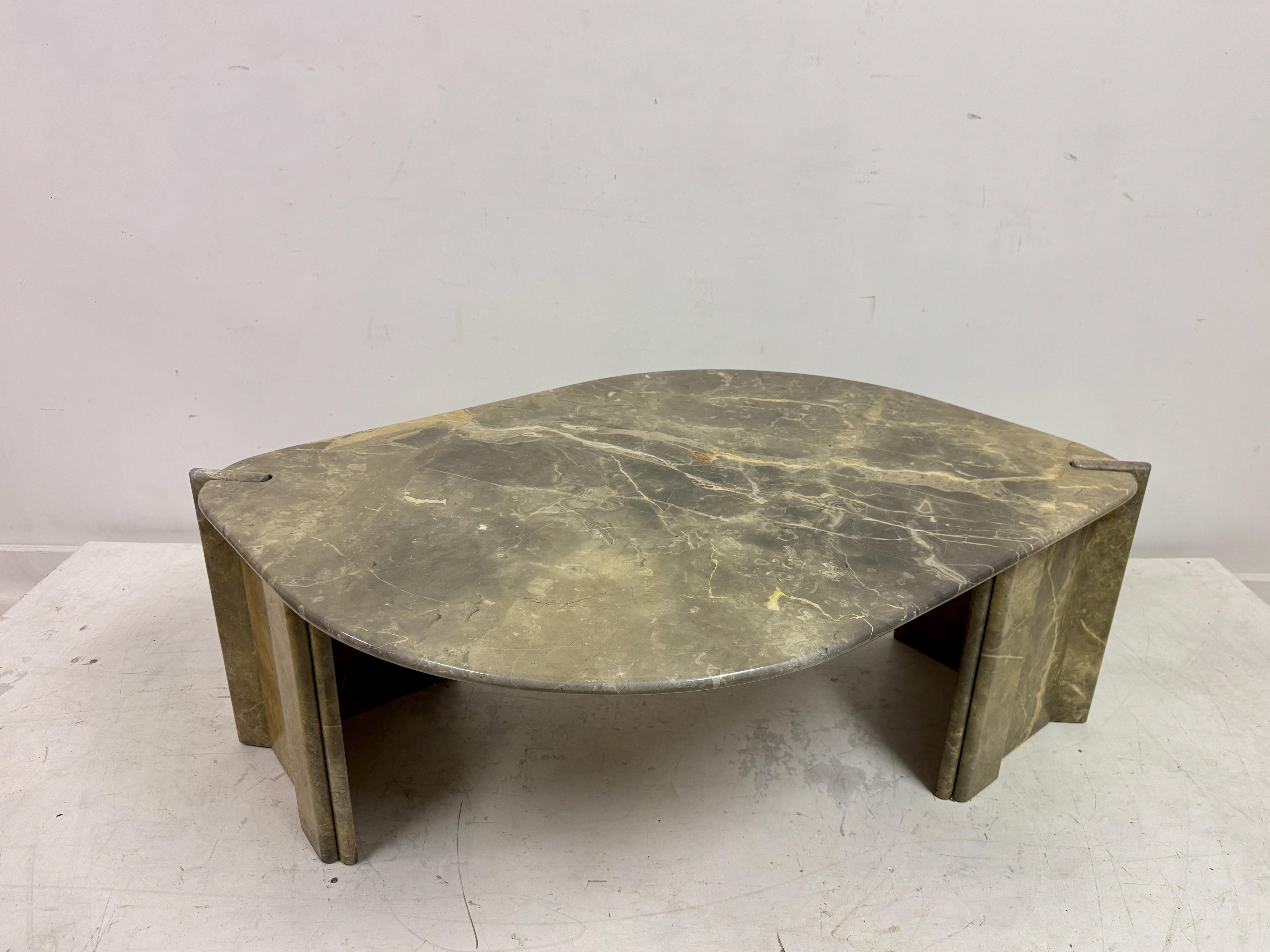 Mid-Century Modern 1980s Marble Coffee Table In Eye Shaped Form