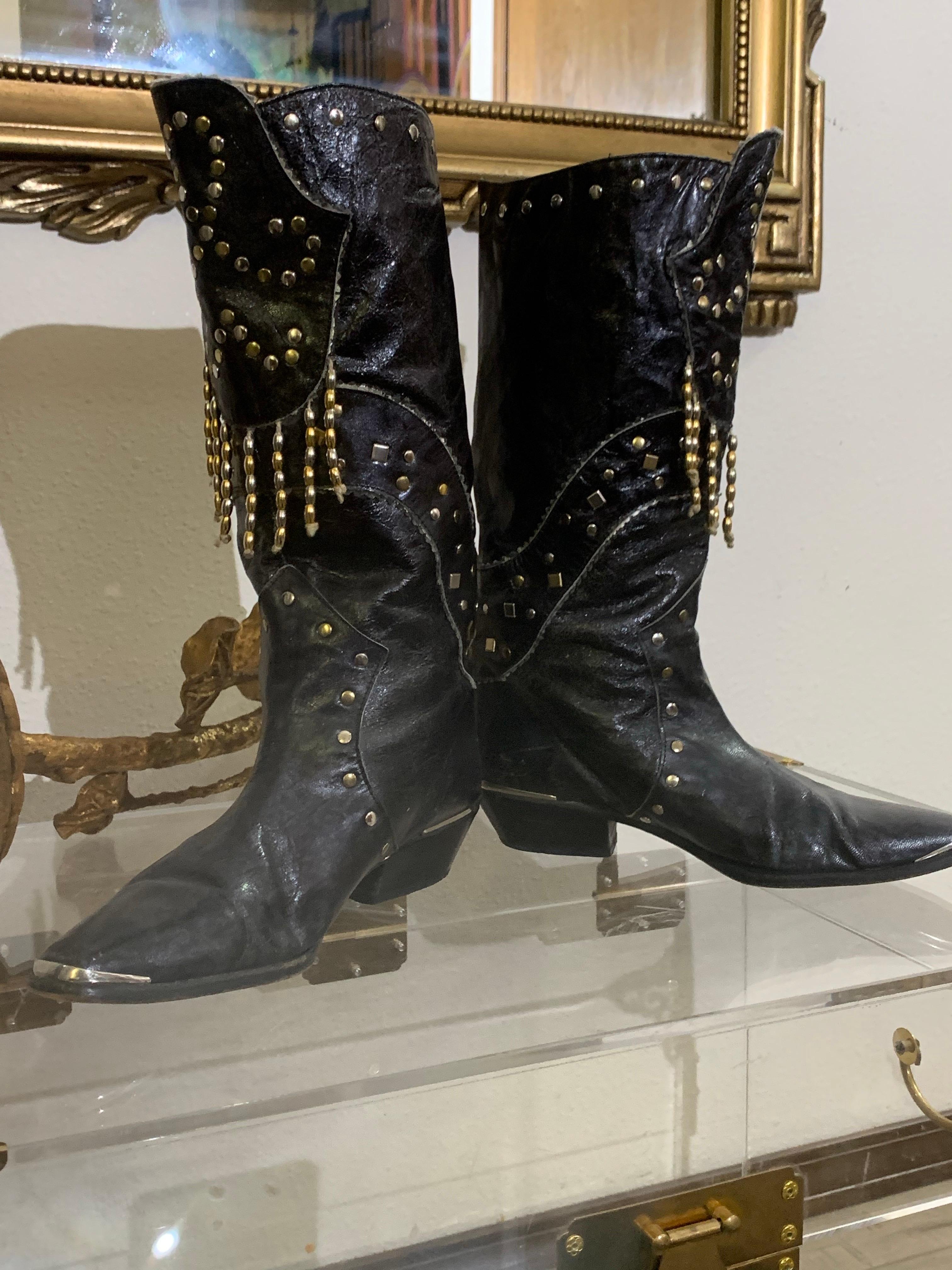 1980s Margaret Jerrold Black Leather Western Boots w Brass & Chrome Stud Fringe In Excellent Condition For Sale In Gresham, OR