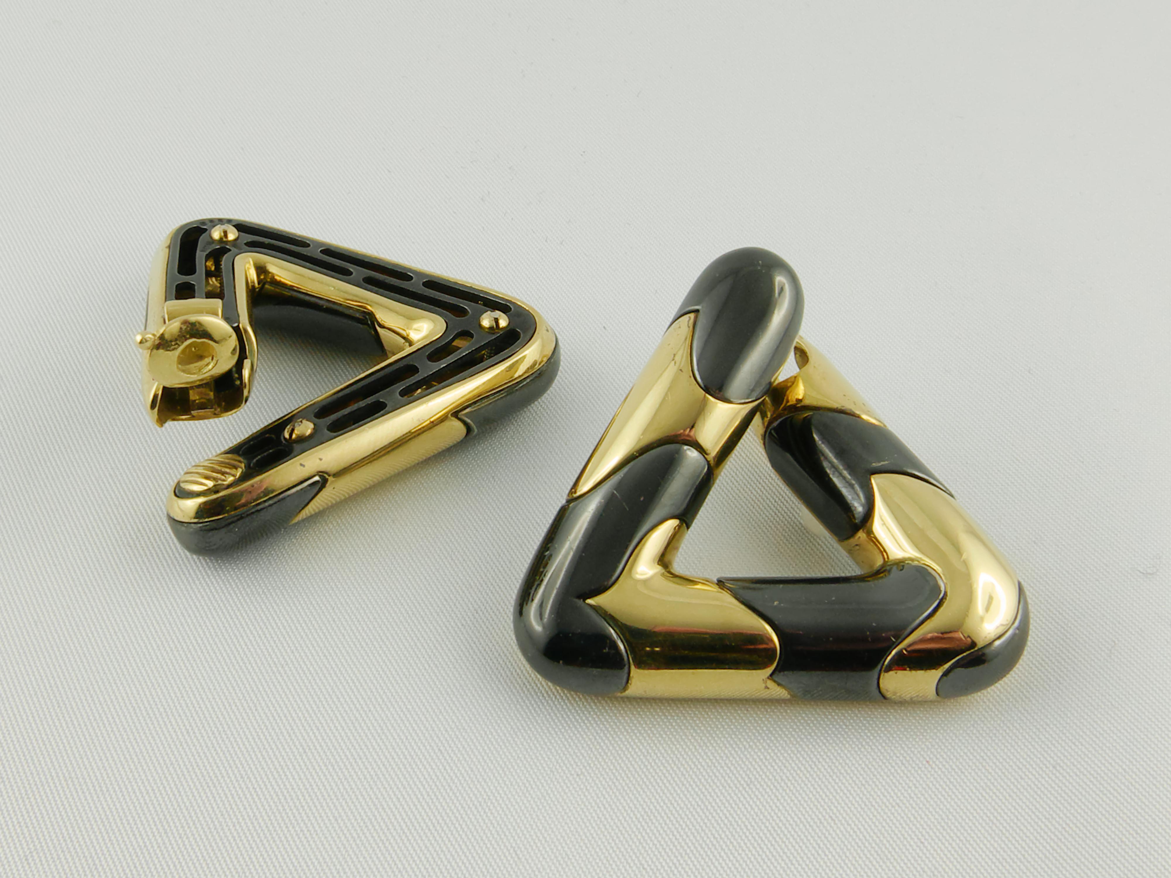 Attractive,  geometric design Earrings from Marina B’s Tom Collection.
Modern and intriguing  large triangle with rounded edges Earrings crafted in Italy in 1987 in 18k polished chunky  Yellow Gold with Blackened Metal inserts  .
This recognizable 