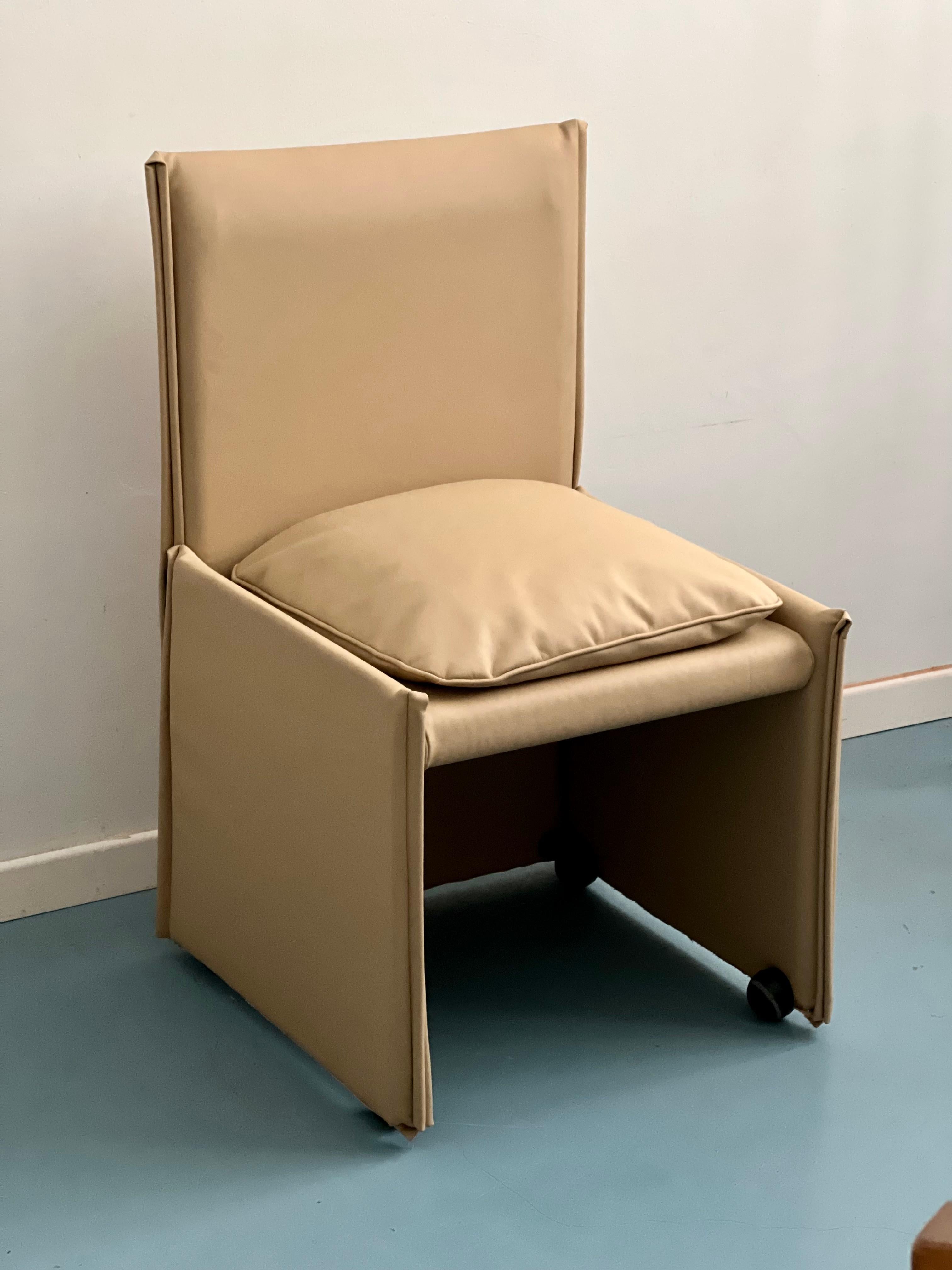 1980s Mario Bellini ''401 Break'' Leather Chair for Cassina For Sale 3
