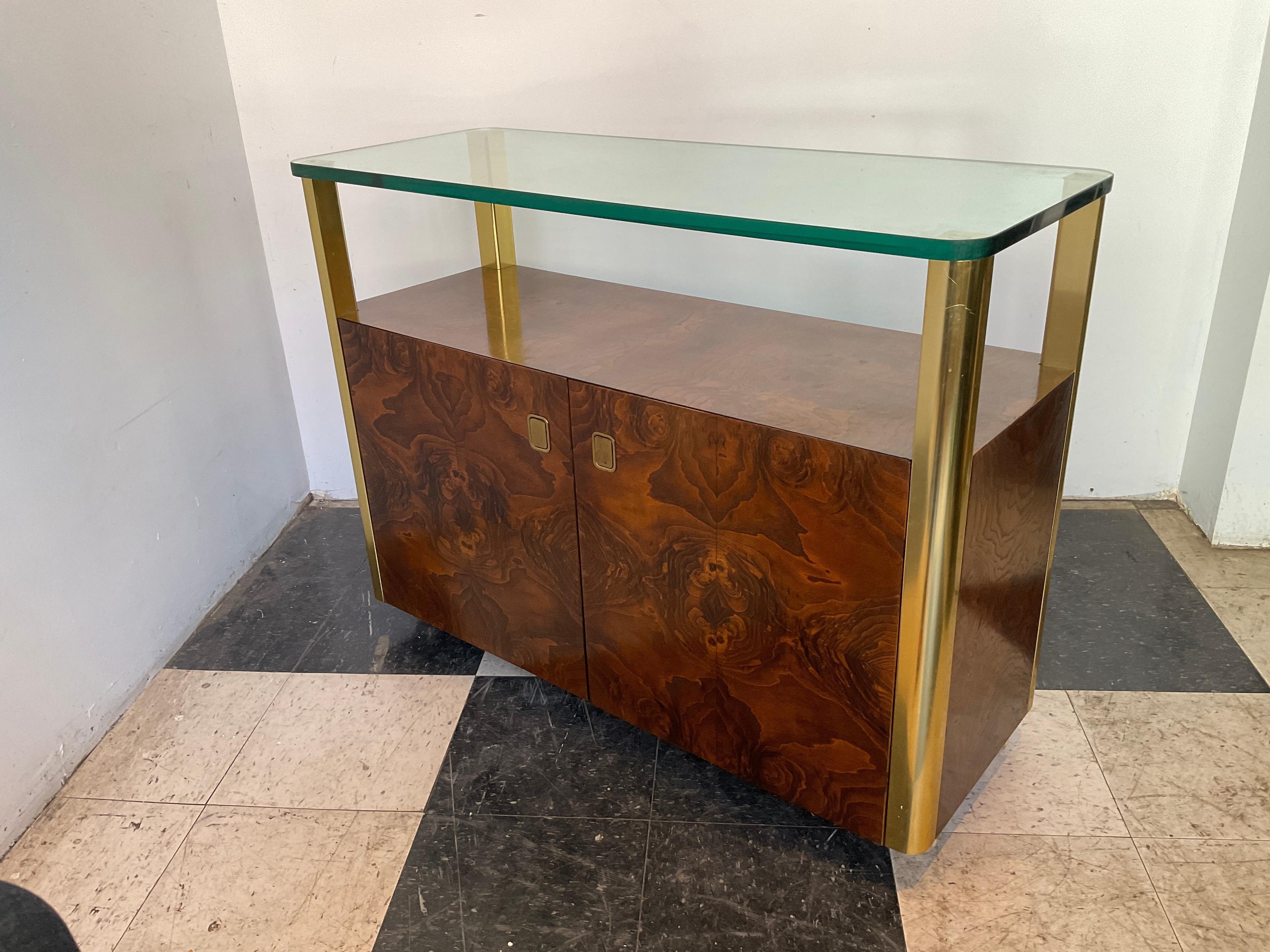1980s Mastercraft Style Burl Wood and Brass Server/ Bar Cart In Good Condition In Tarrytown, NY