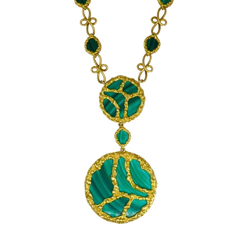 1980 Mauboussin Paris Collier à pendentifs en or 18k et malachite Excellent état - En vente à Beverly Hills, CA