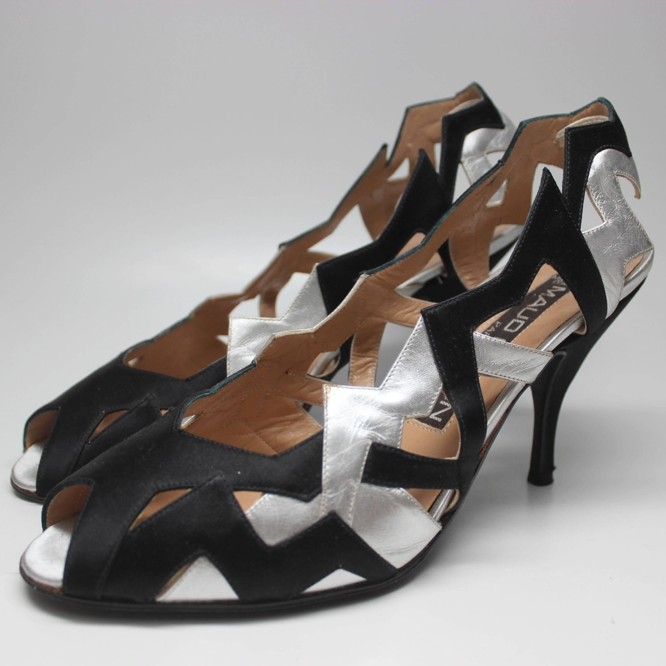 1980s Maud Frizon Black and Silver Geometric Heel In Excellent Condition For Sale In New York, NY