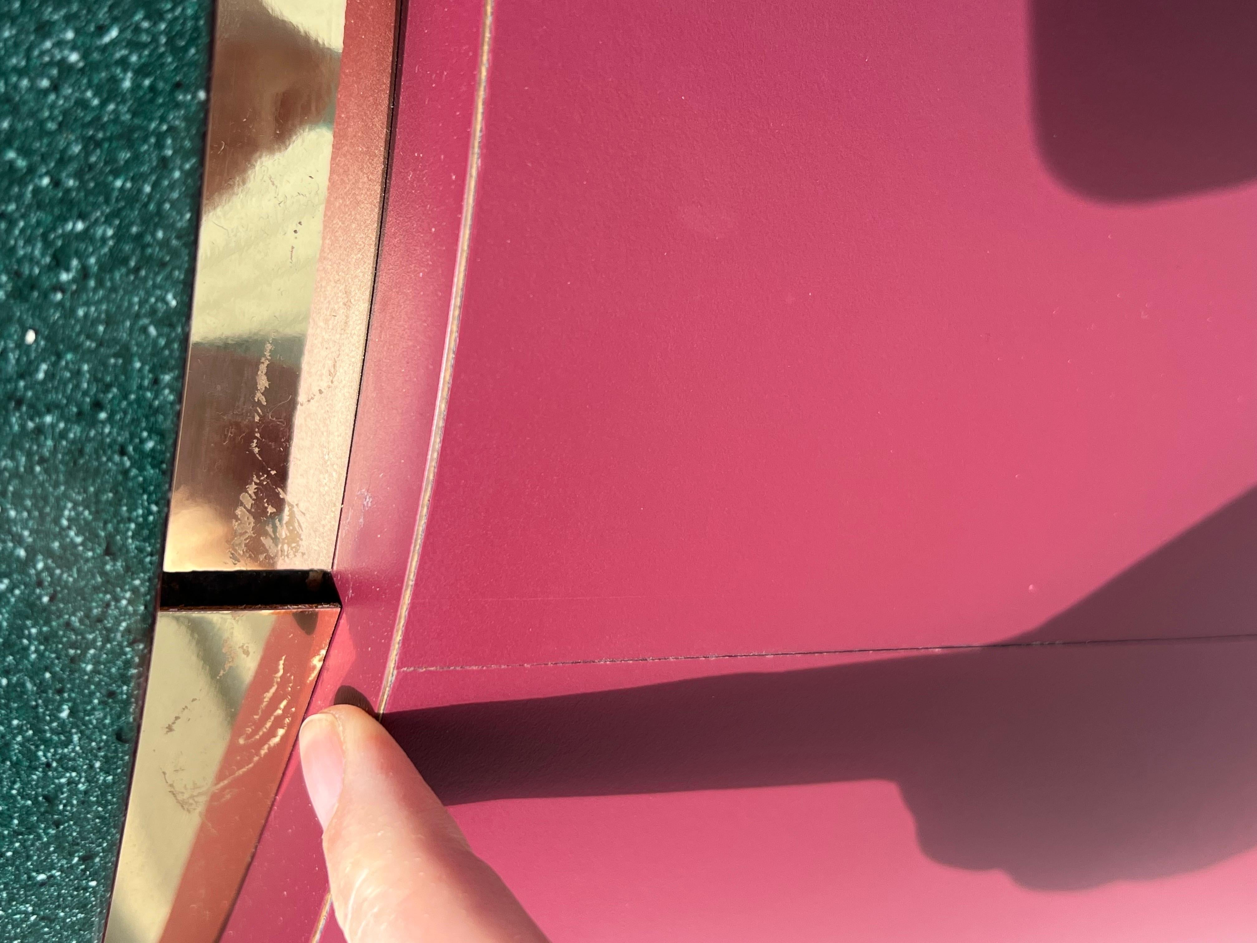 Laque 1980 Mauve Pink With Green Stone Custom Side Tables - a Pair (Tables d'appoint personnalisées en rose mauve et pierre verte) en vente
